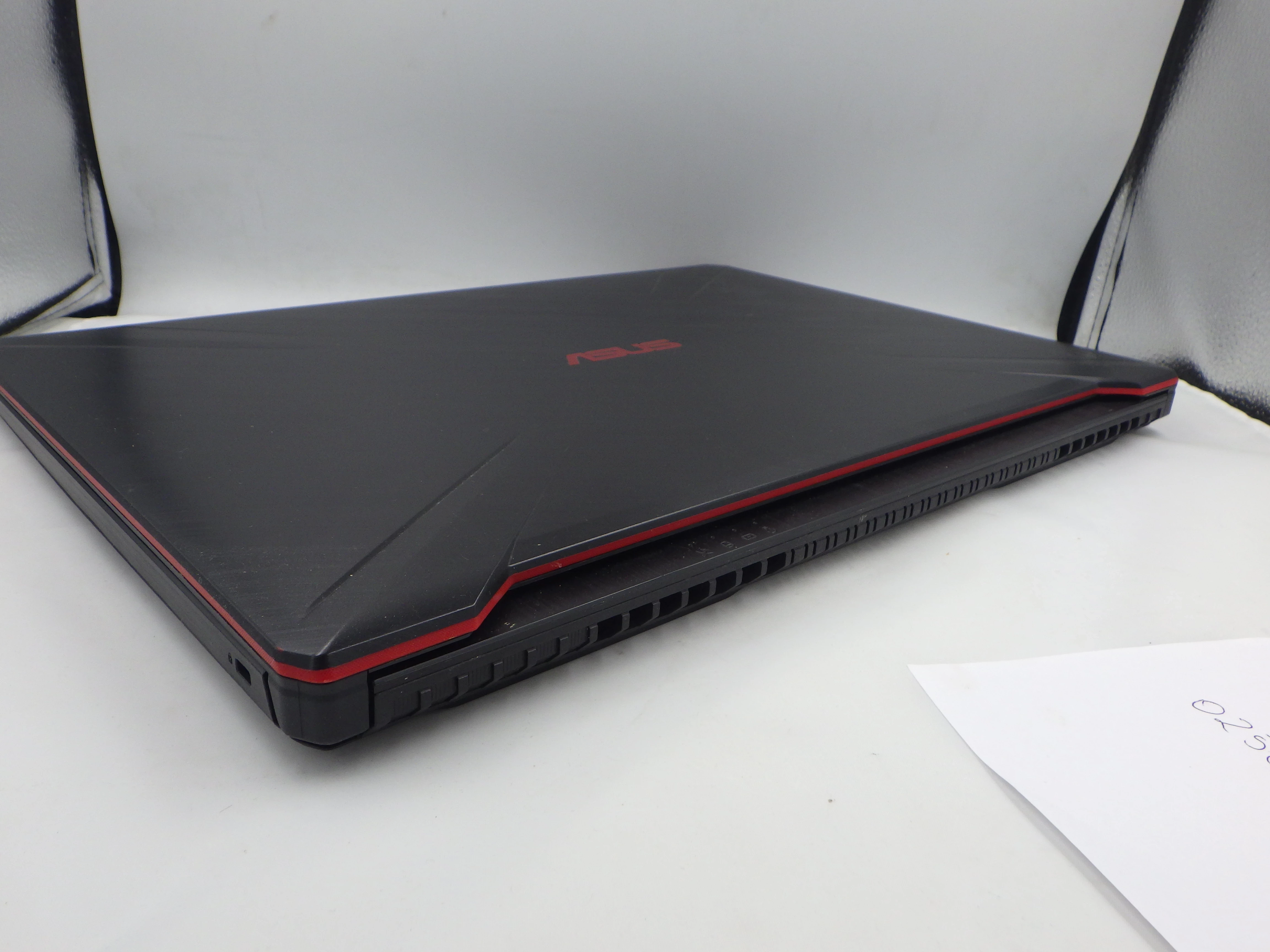 laptop-asus-fx705dy-ryzen-5-3550h-16gb-ram-radeon-rx560x-256gb-1tb-liczba-rdzeni-procesora-4329-3