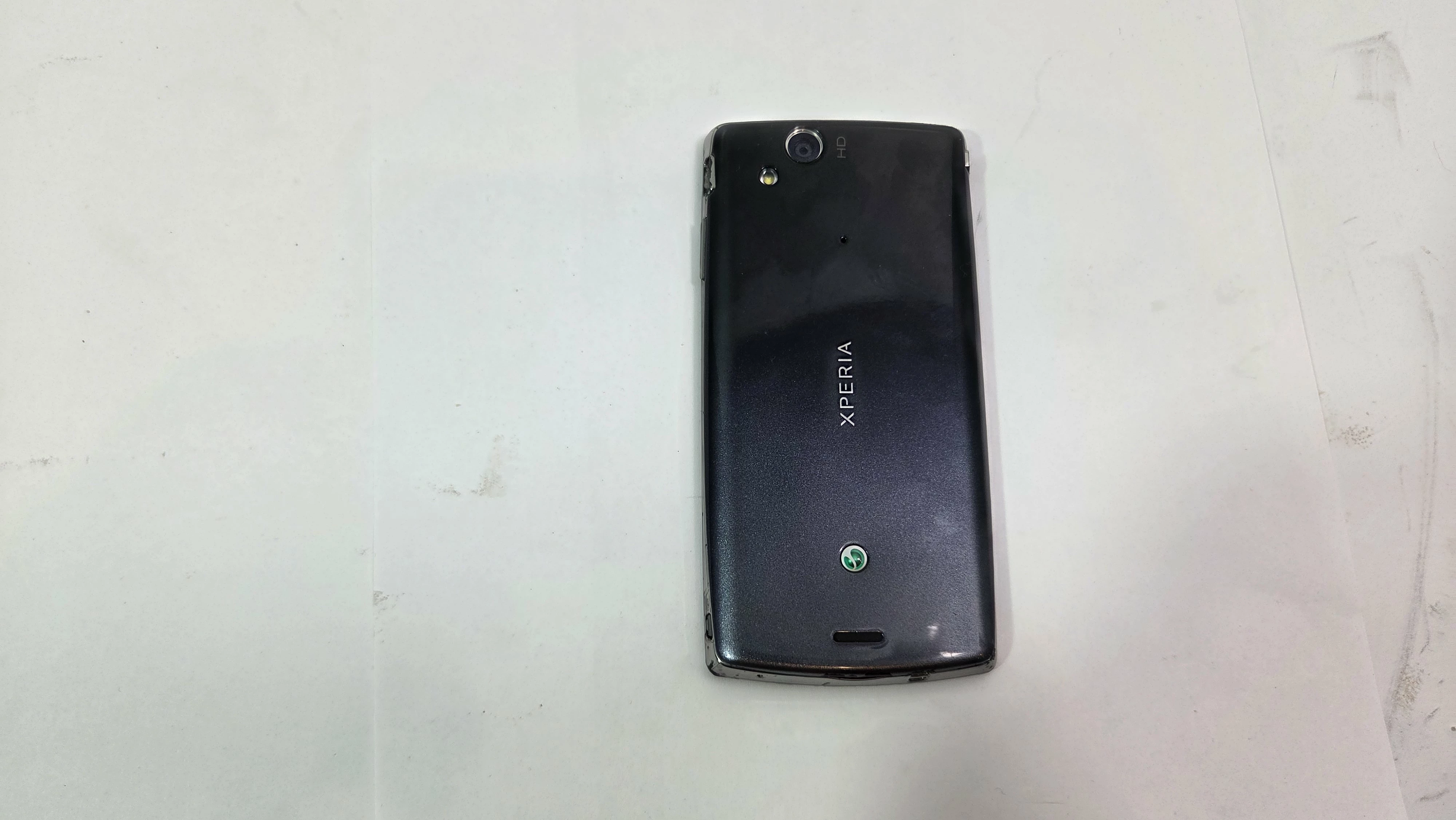 telefon-sony-ericsson-xperia-lt-15-ladowarka-stan-11323-2