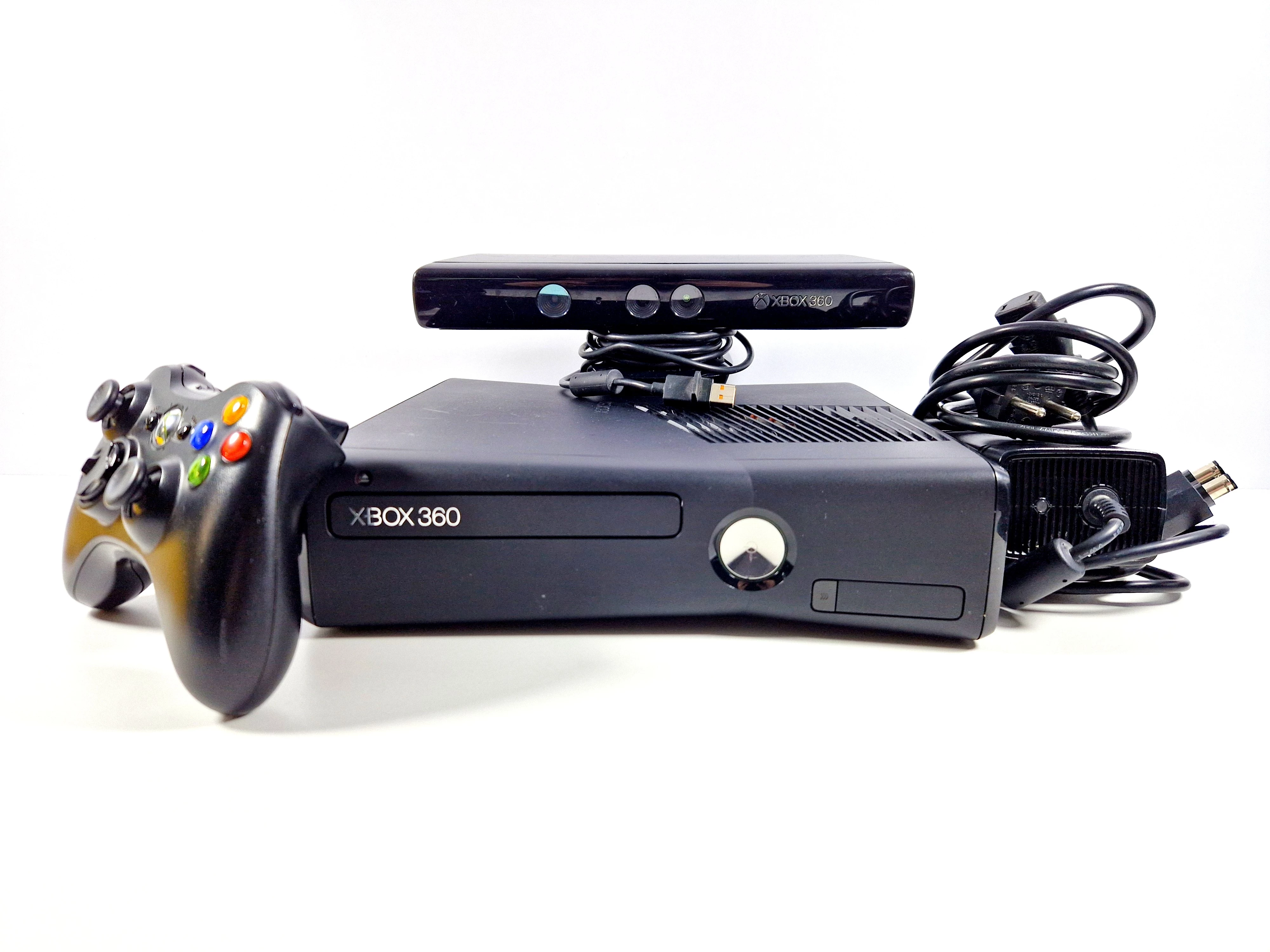 konsola-xbox-360-s-kinect-pad-okablowanie-orla-bialego-11u01-poznan