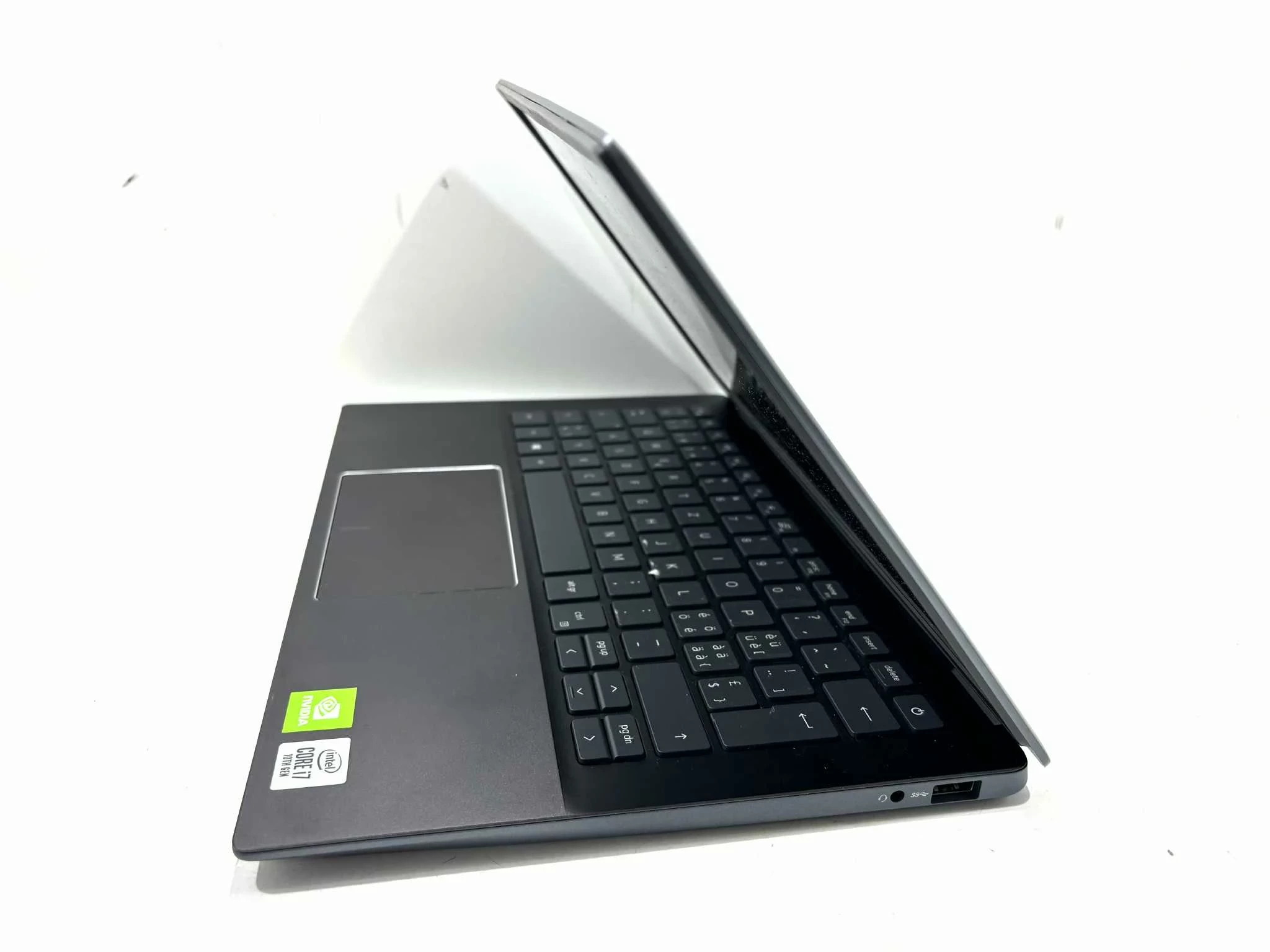 laptop-dell-vostro-5391-i7-10510u-8gb-256gb-ssd-fhd-geforce-mx250-lad-kod-producenta-dell-vostro-5391