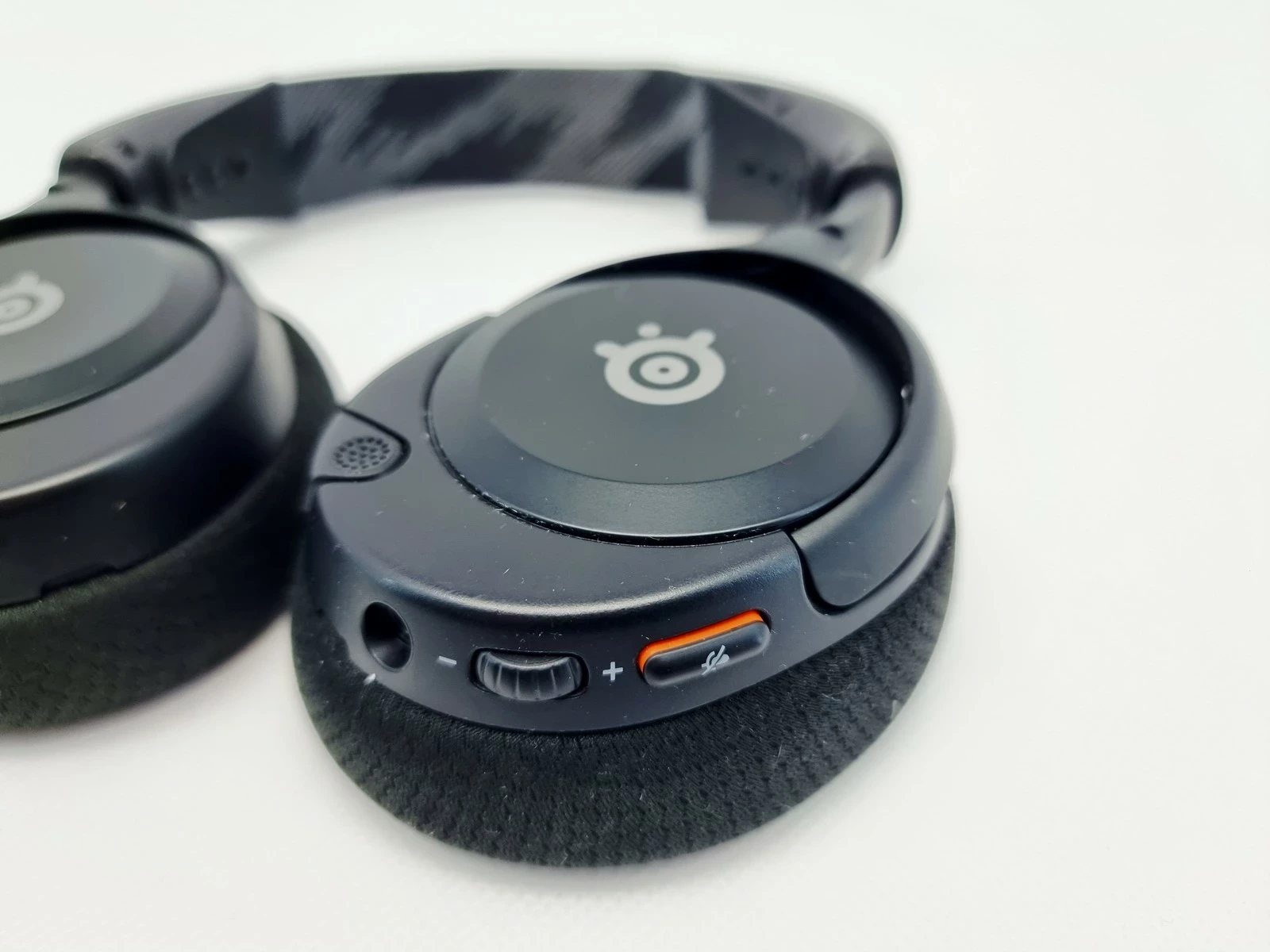 sluchawki-steelseries-arctis-nova-1-czarny-ean-gtin-5707119043571