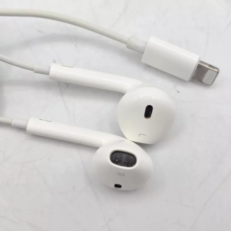 apple-earpods-lightning-biale-stan-11323-2