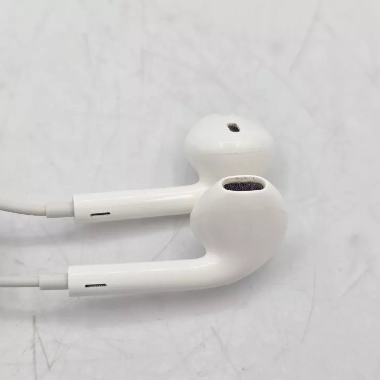 apple-earpods-lightning-biale-kolor-dominujacy-129357-2