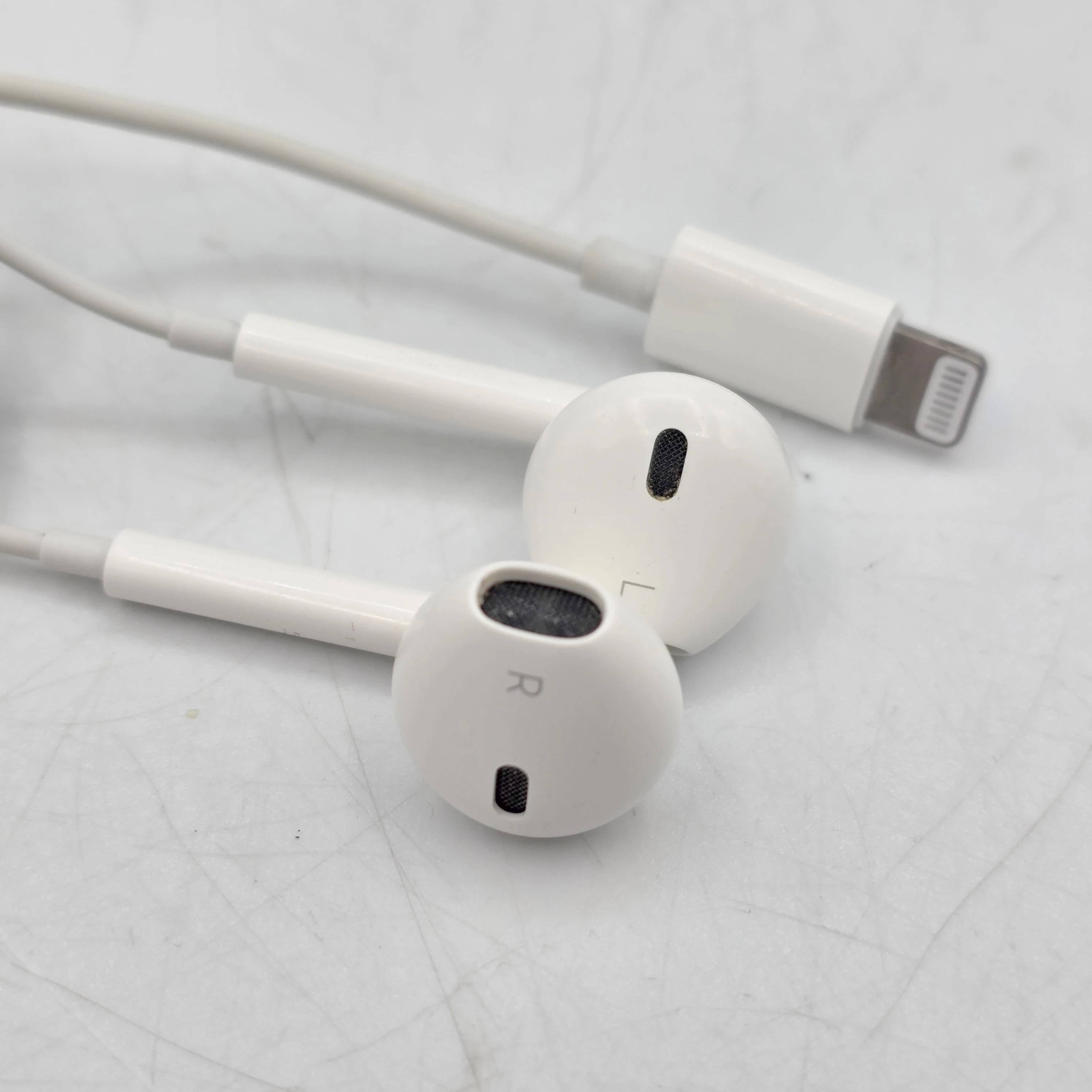 apple-earpods-lightning-biale-ean-gtin-0195949506123
