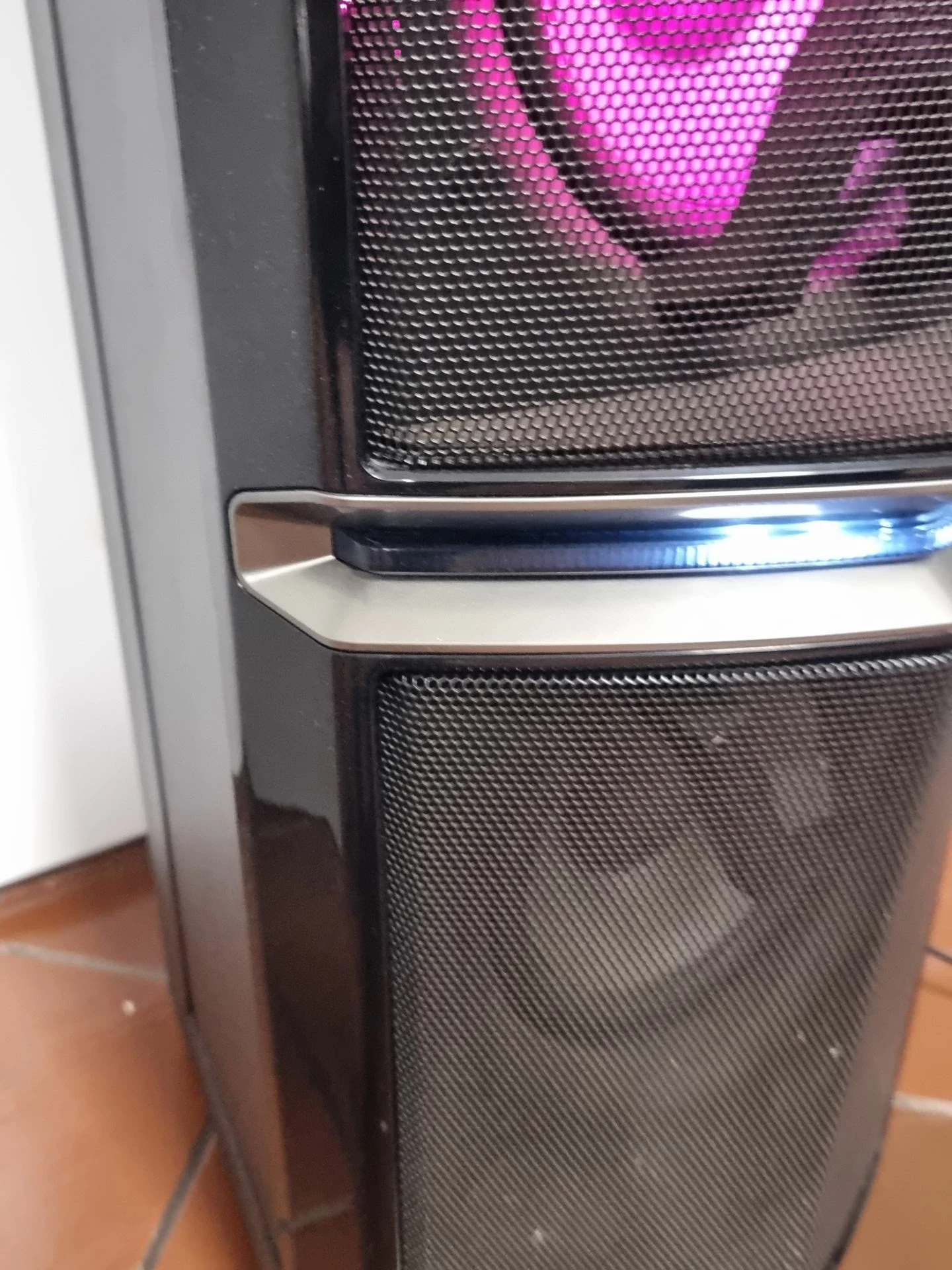 glosnik-przenosny-lg-fh6-czarny-600-w-moc-60000