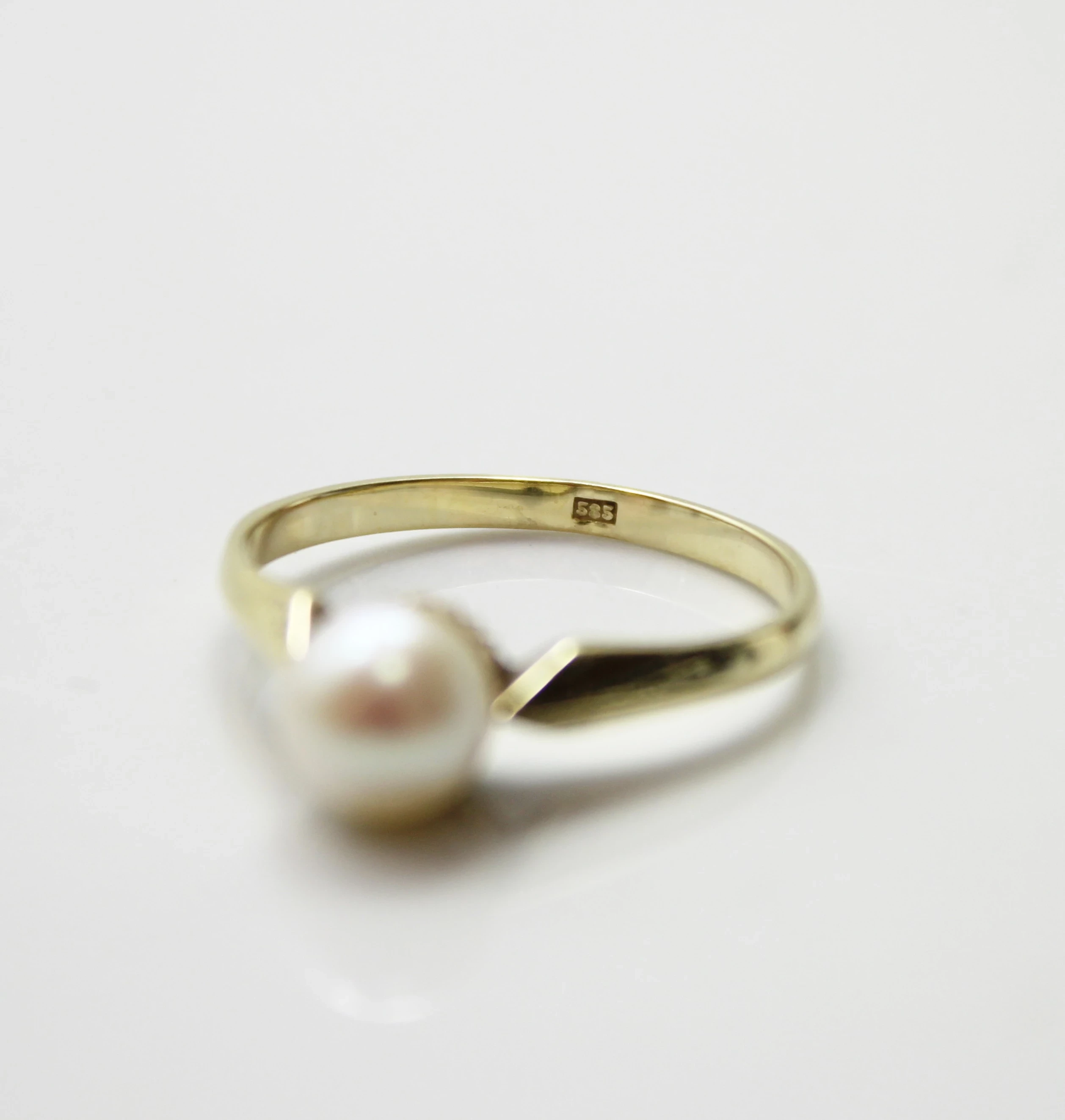 zloty-pierscionek-perla-585-220g-r14-kamien-17088-2