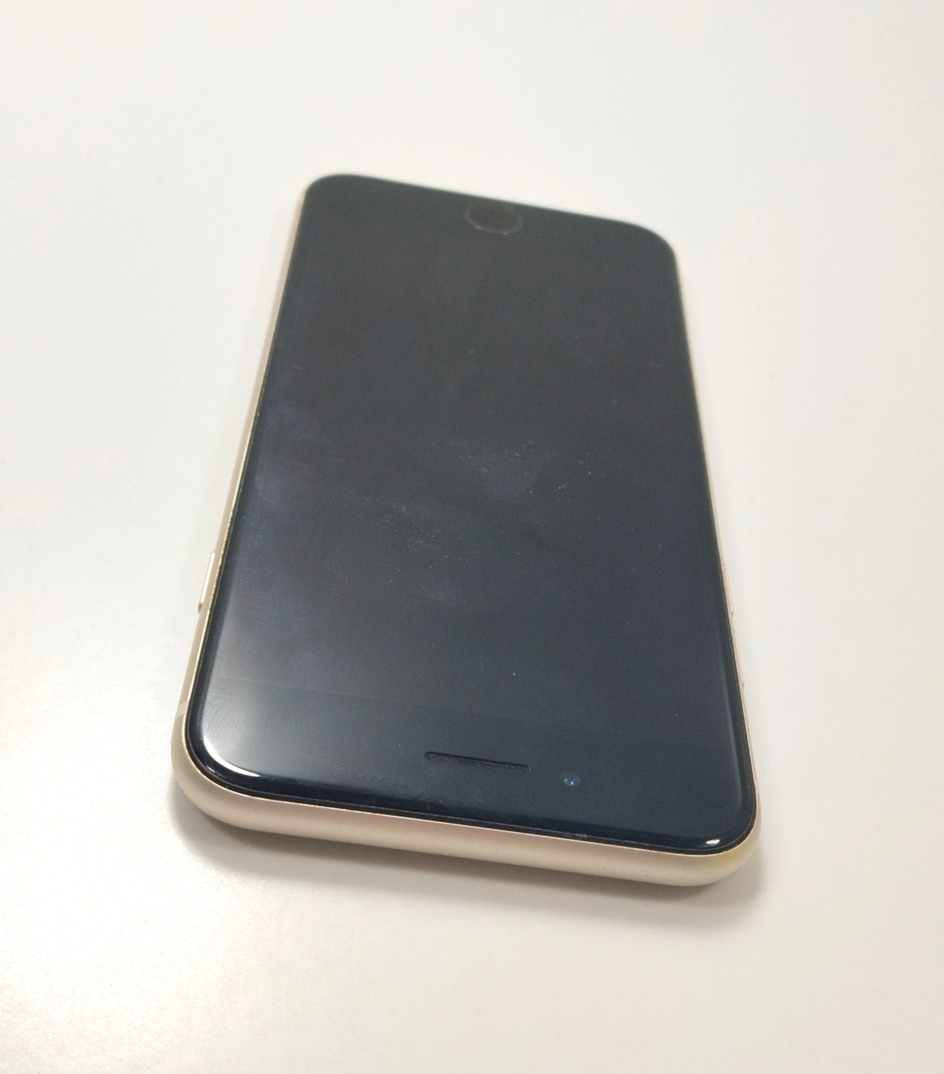 telefon-iphone-se-2022-64gb-wbudowana-pamiec-202869-214193