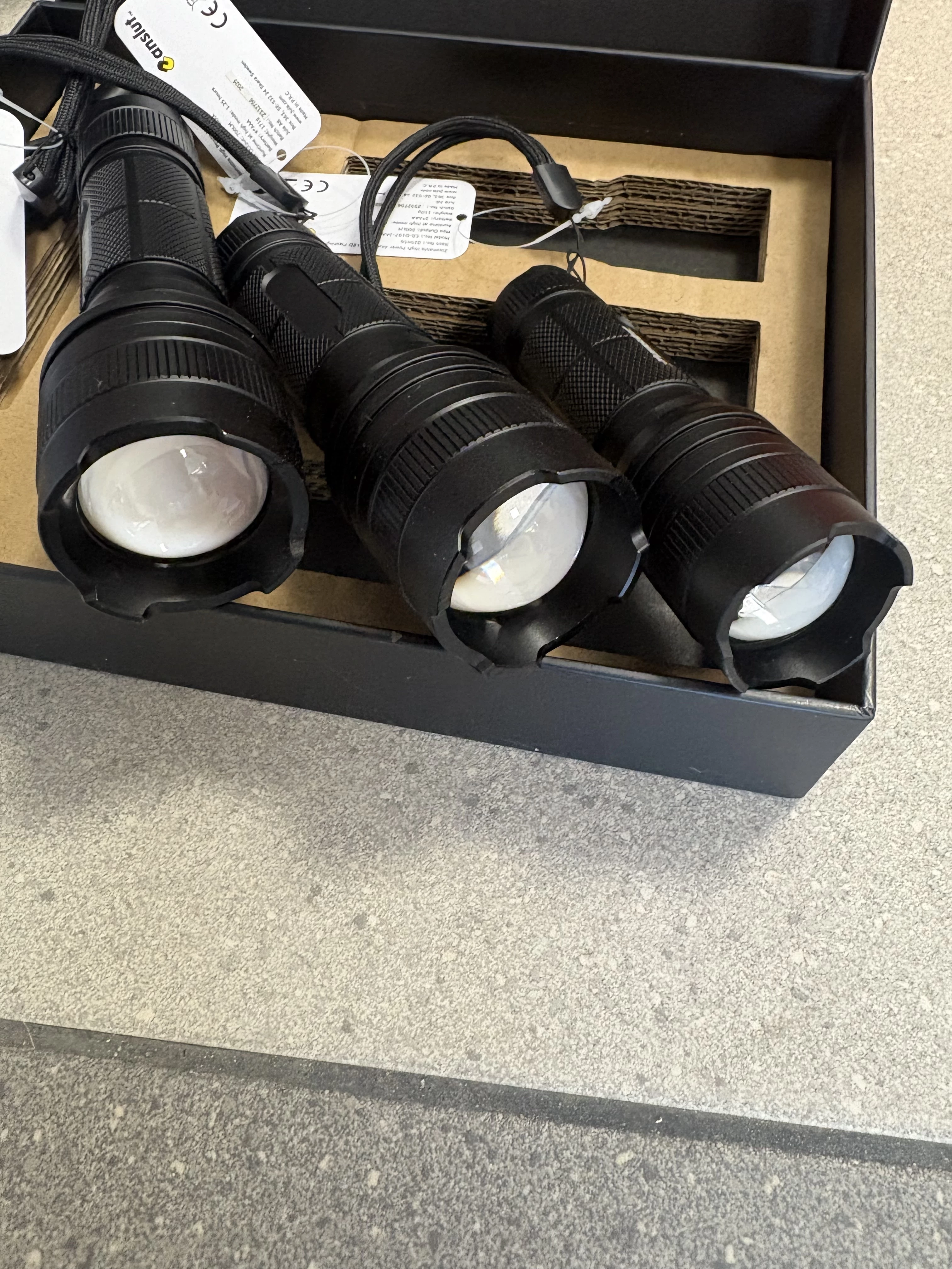 zestaw-latarek-anslut-3-sztuki-malasredniaduza-kod-producenta-50-1500lm