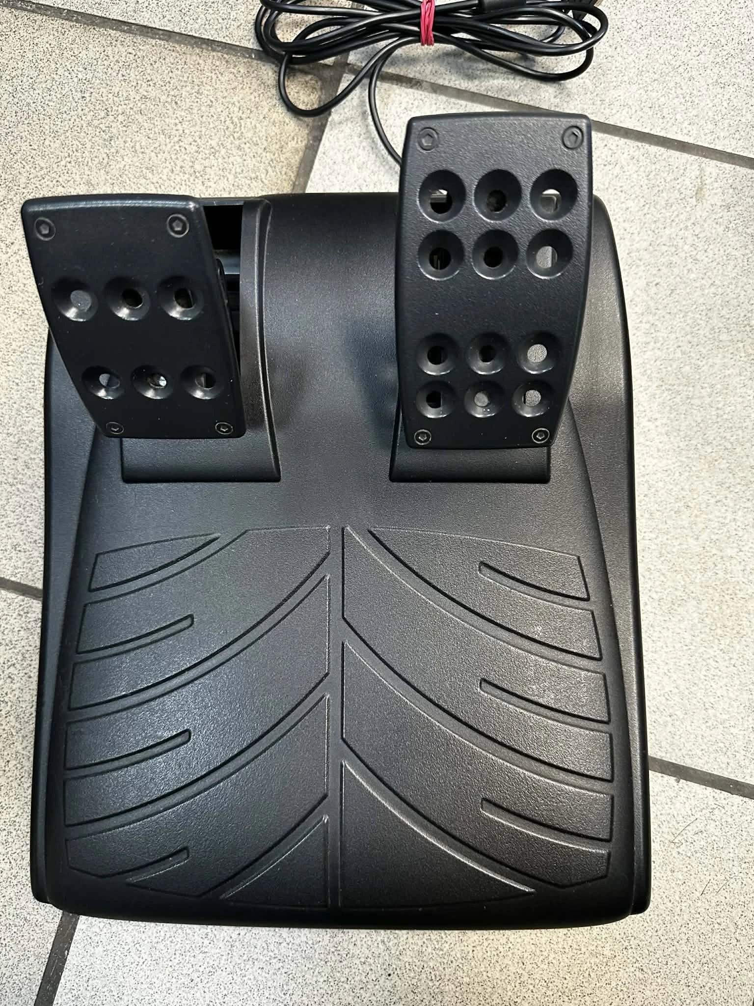 kierownica-logitech-driving-force-gt-pedaly-lacznosc-234281-380645