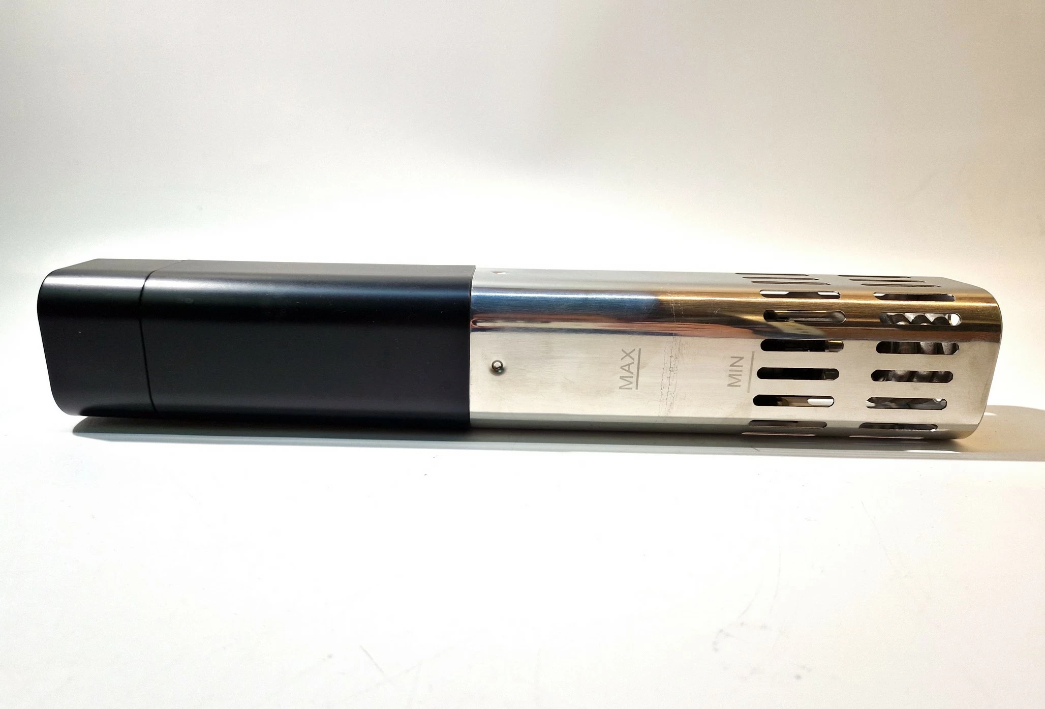 cyrkulator-zanurzeniowy-do-gotowania-sous-vide-aobosi-ls-sv05bw-vde-model-i-vide