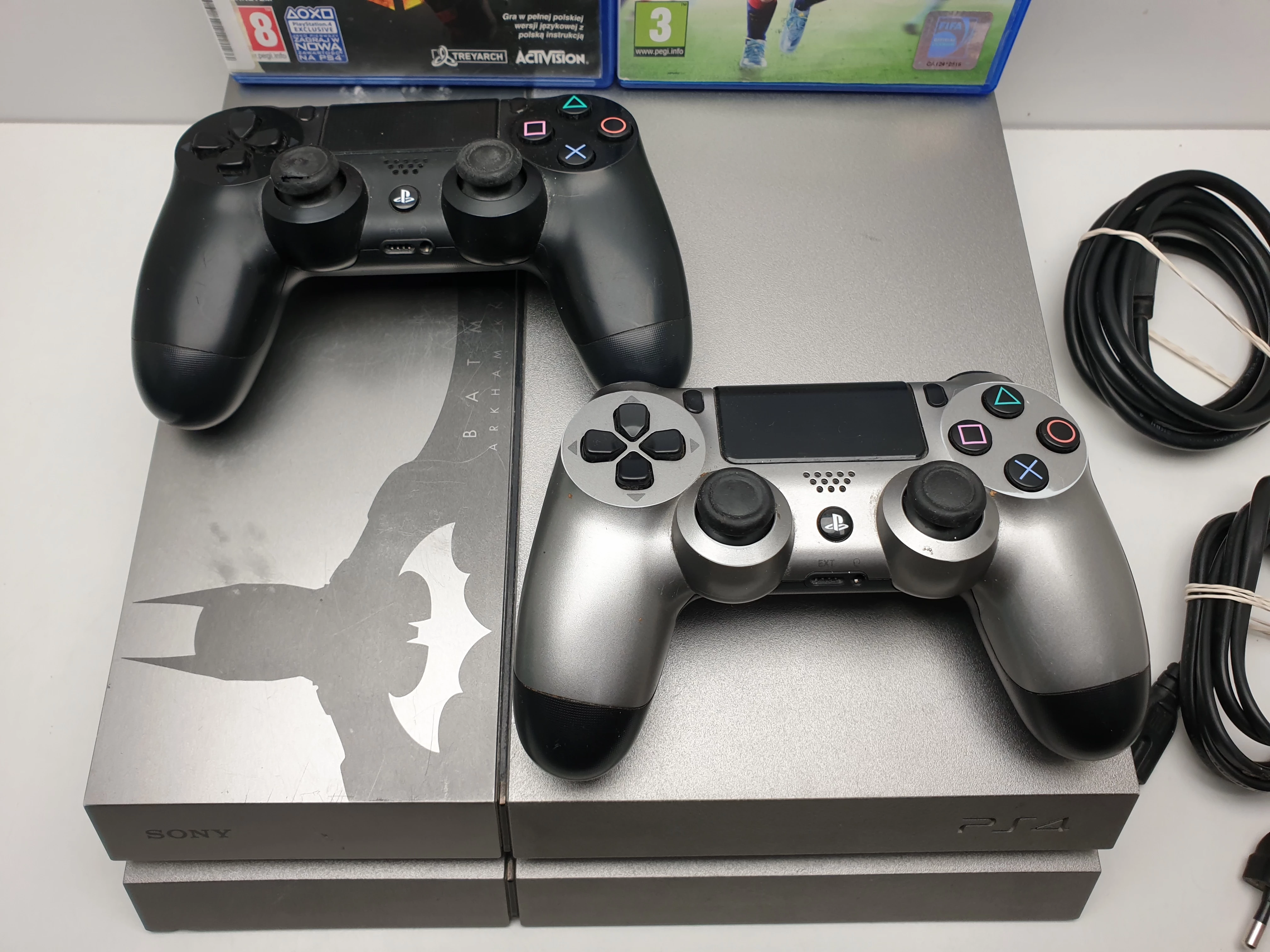 konsola-sony-playstation-ps4-batman-500gb-gra-fifa16-call-of-duty-iii-stan-11323-2