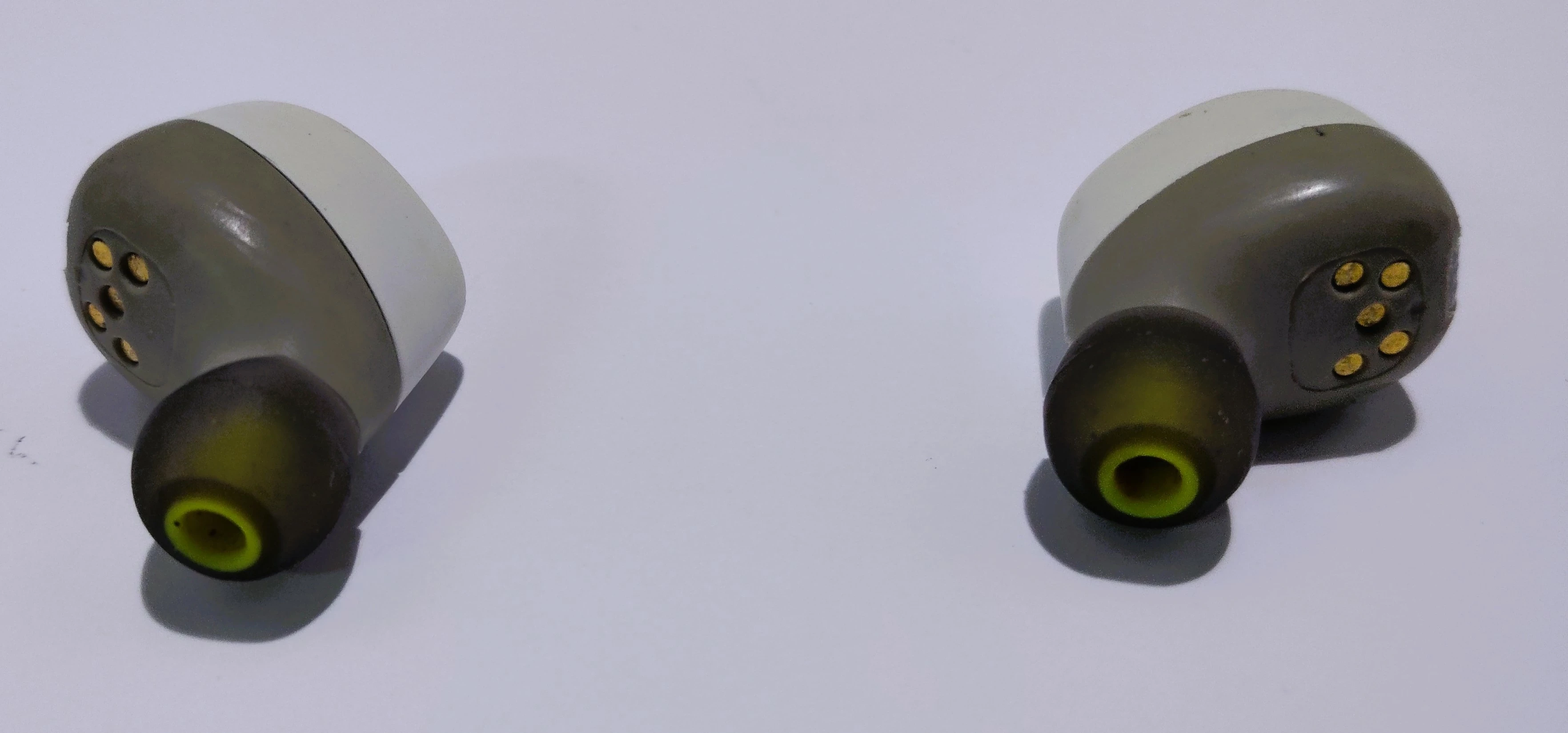 sluchawki-bezprzewodowe-dokanalowe-motorola-verveones-me-transmisja-sygnalu-203713-217785