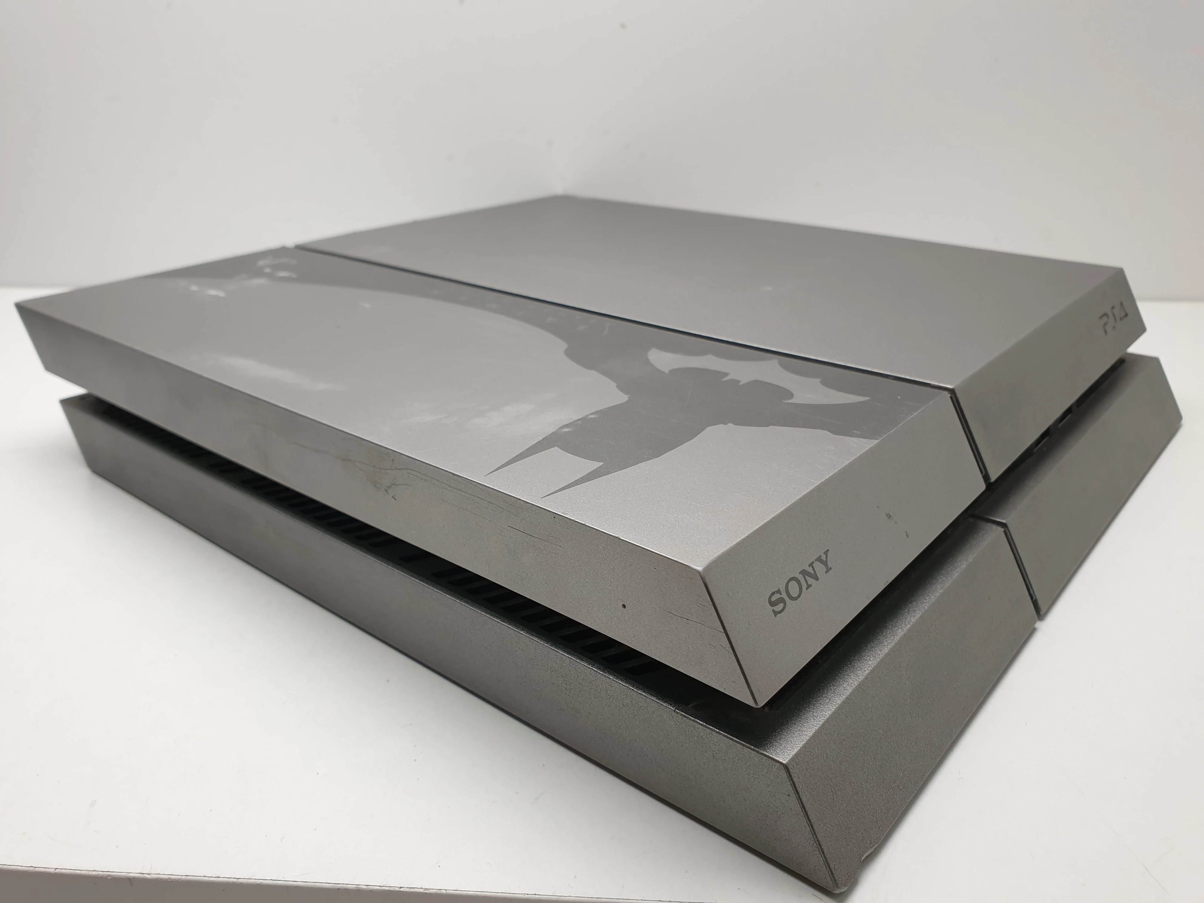 konsola-sony-playstation-ps4-batman-500gb-gra-fifa16-call-of-duty-iii-rodzaje-odtwarzanych-nosnikow-205982-1