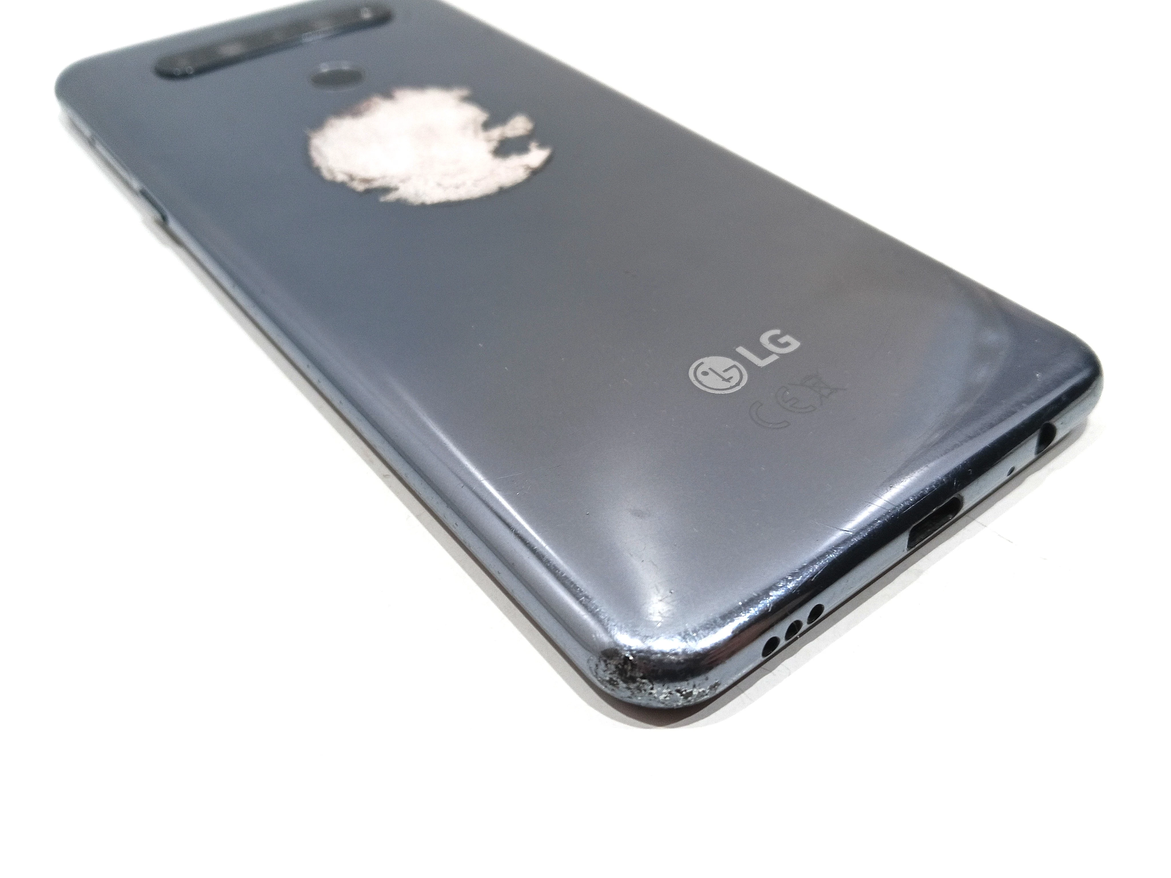 telefon-lg-k51s-mocno-popekany-typ-202685-212929