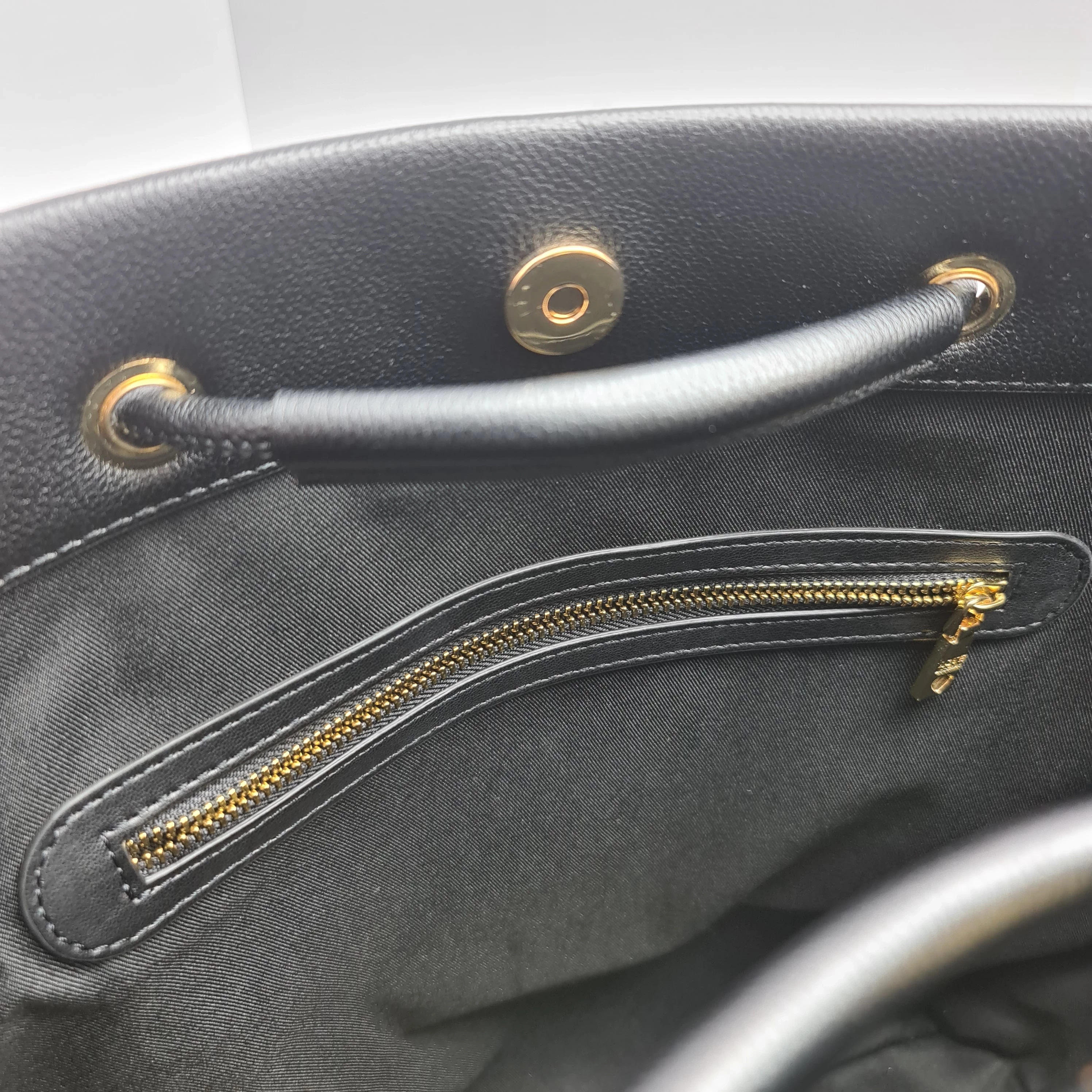 torebka-love-moschino-duza-czarna-jc4110pp1gli0000-stan-11323-2