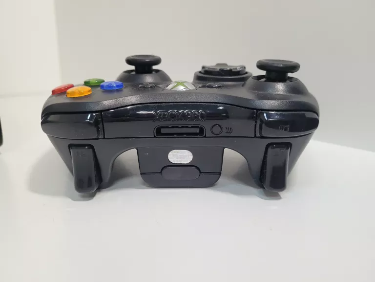 konsola-xbox-360-250gb-kinect-pad-stan-11323-2