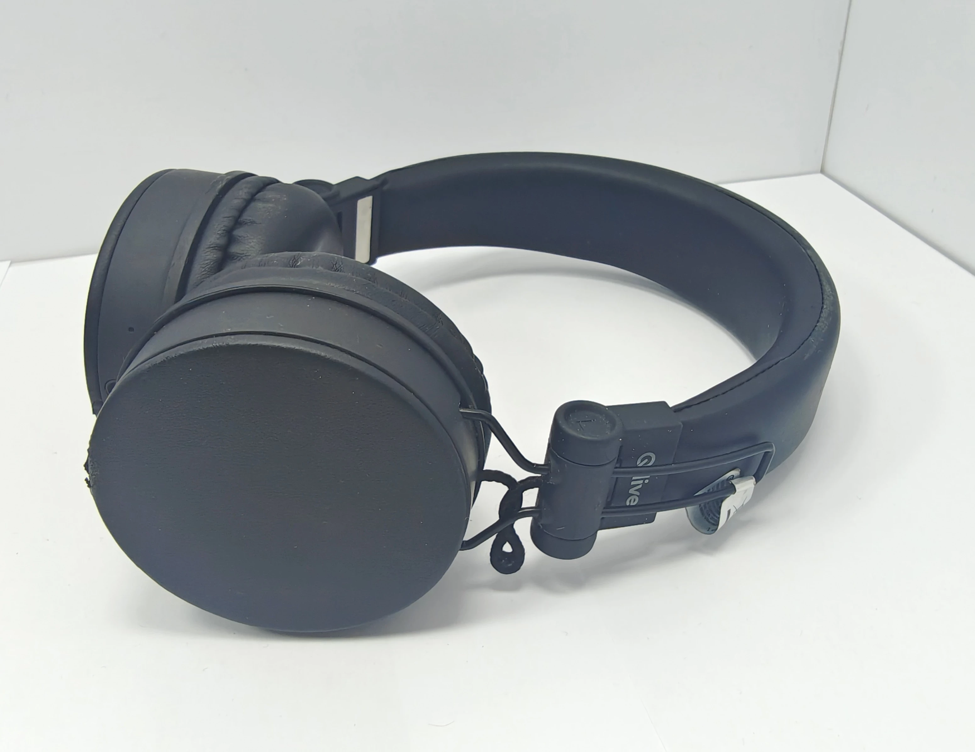 sluchawki-qilive-q-1513-nauszne-bluetooth-czarne-stan-11323-2