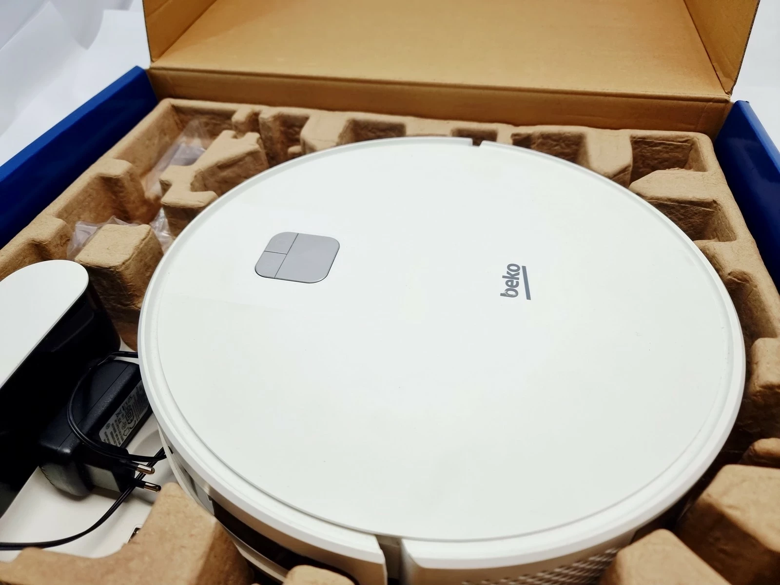 robot-sprzatajacy-beko-gyrostark-vrr60314vw-kolor-dominujacy-129357-2