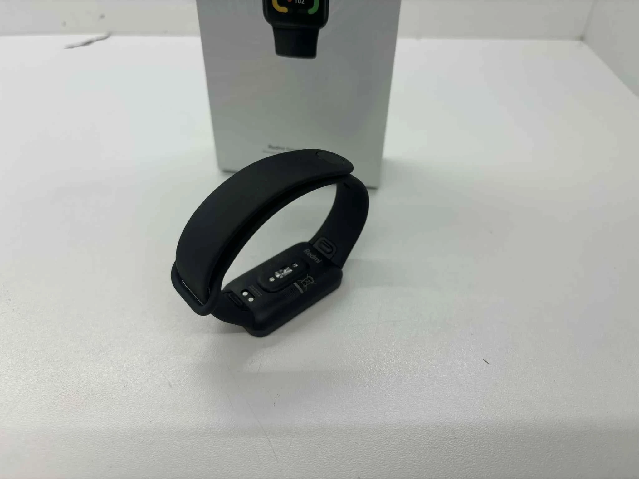 redmi-smart-band-prolad-pud-stan-11323-2