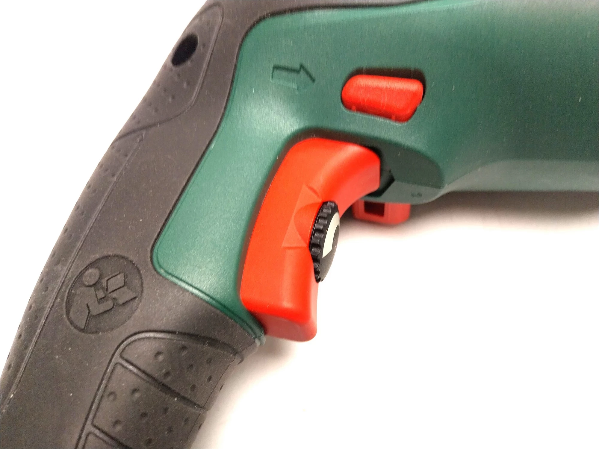 wiertarka-bosch-universal-impact-700-uchwyt-boczny-zasilanie-250849-2053921