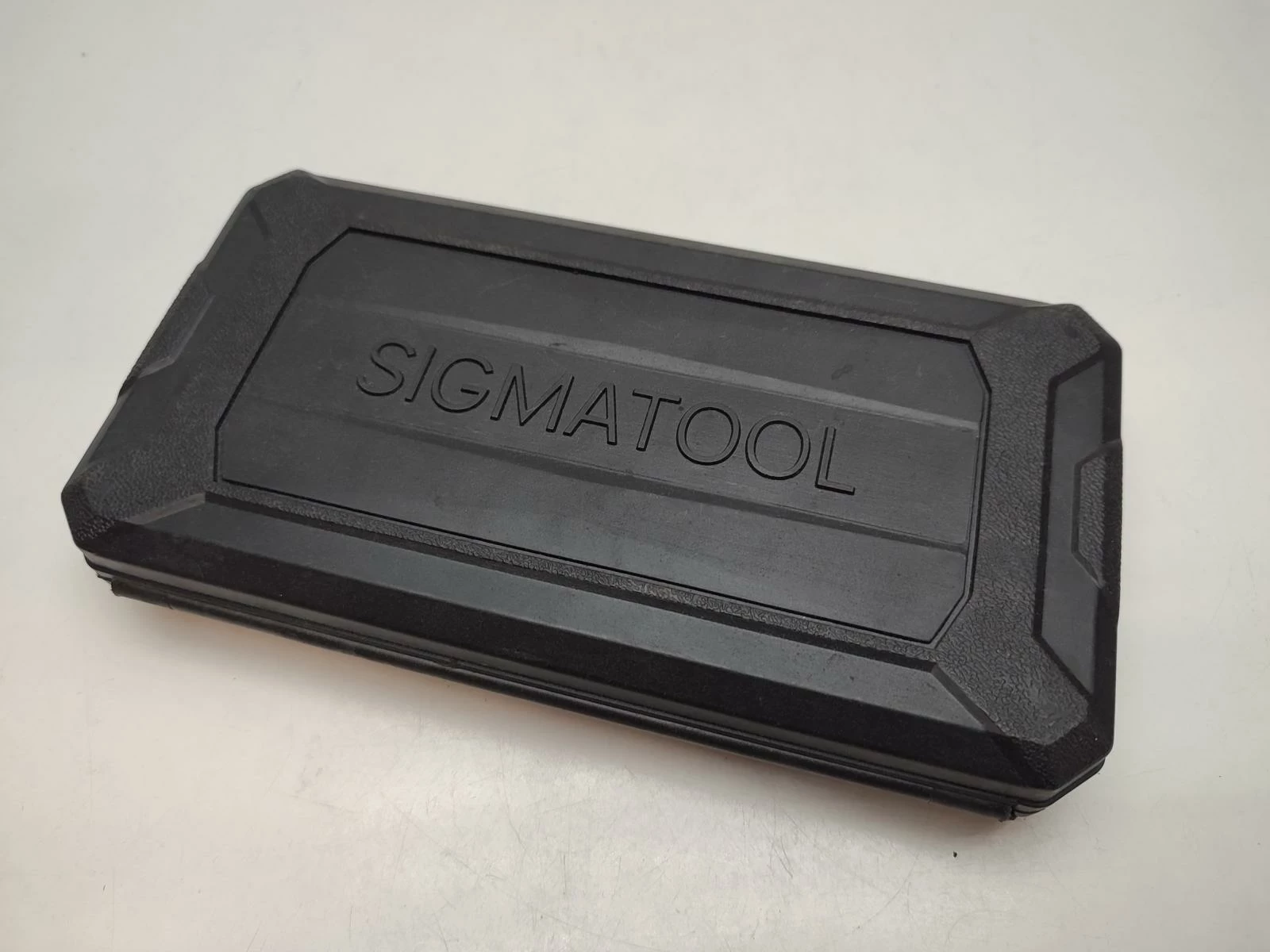 zestaw-kluczy-nasadowych-i-bitow-sigmatool-w-czarnej-walicze-product-id-977848fd-05bc-490d-838b-4ba37fe112e8