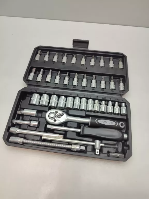 zestaw-kluczy-nasadowych-i-bitow-sigmatool-w-czarnej-walicze-gen-augusta-emila-fieldorfa-nila-2c-ostroleka