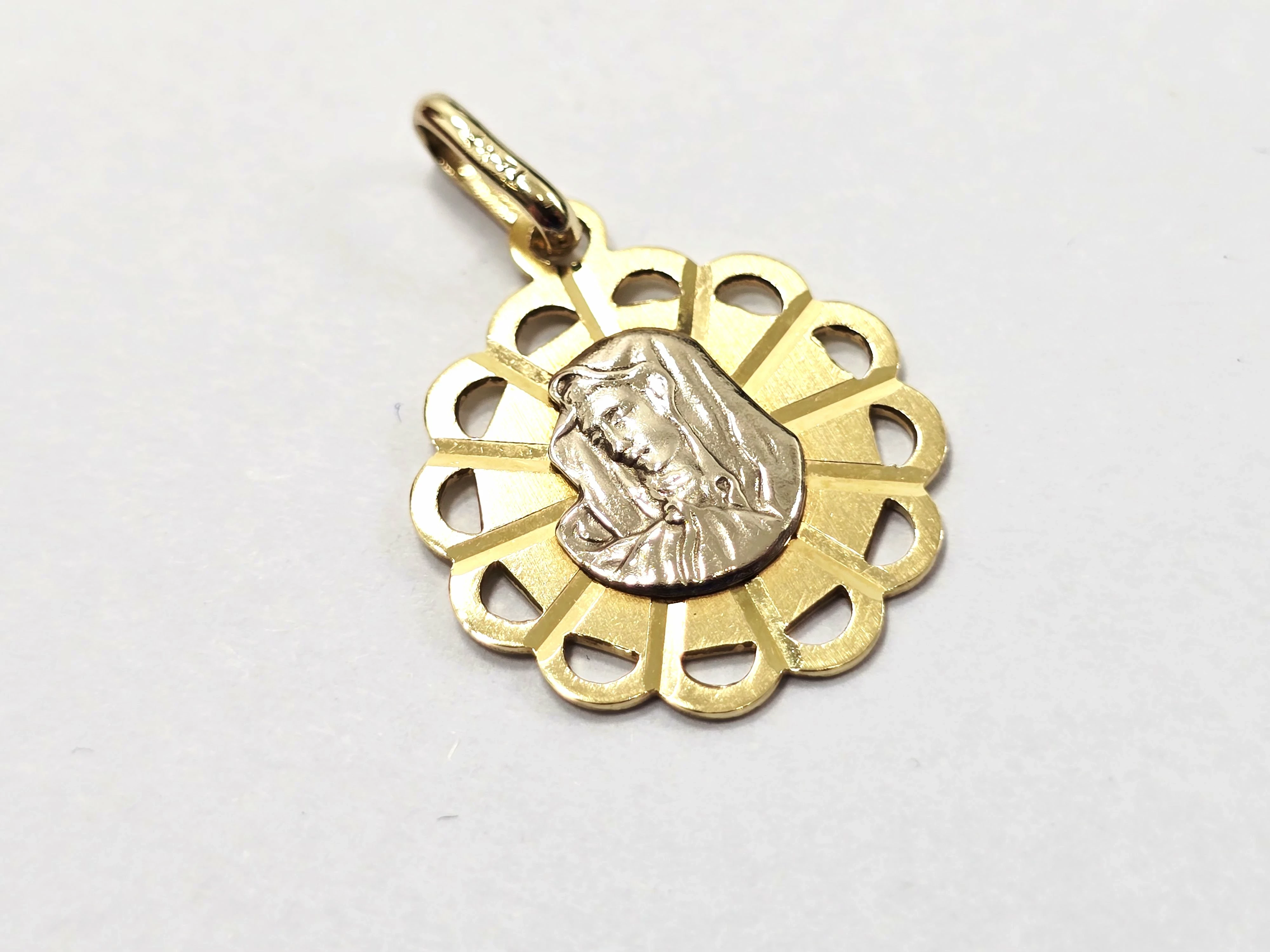 zlota-zawieszka-matka-boska-pr585-238g-material-15835-2