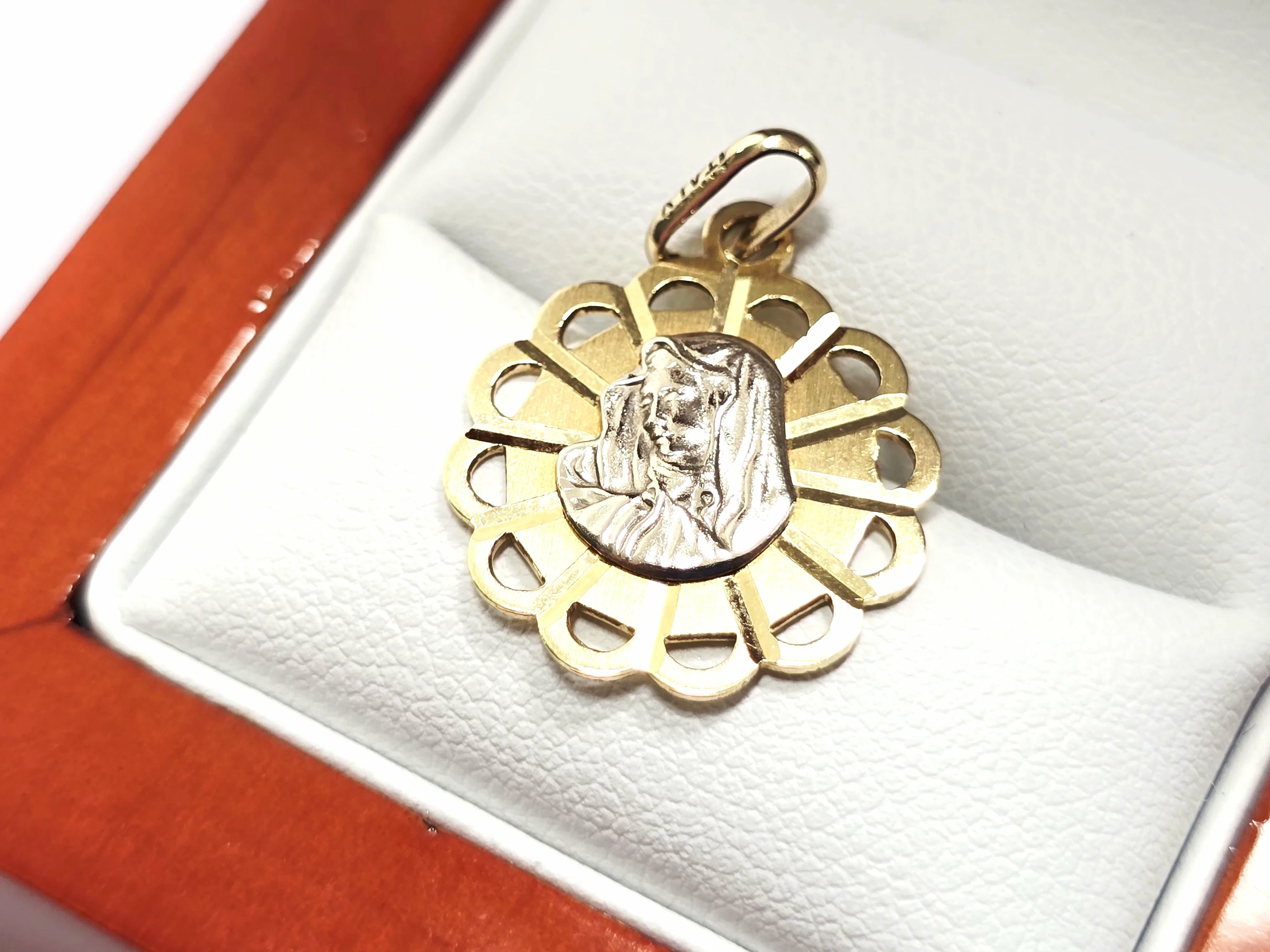 zlota-zawieszka-matka-boska-pr585-238g-stan-11323-2