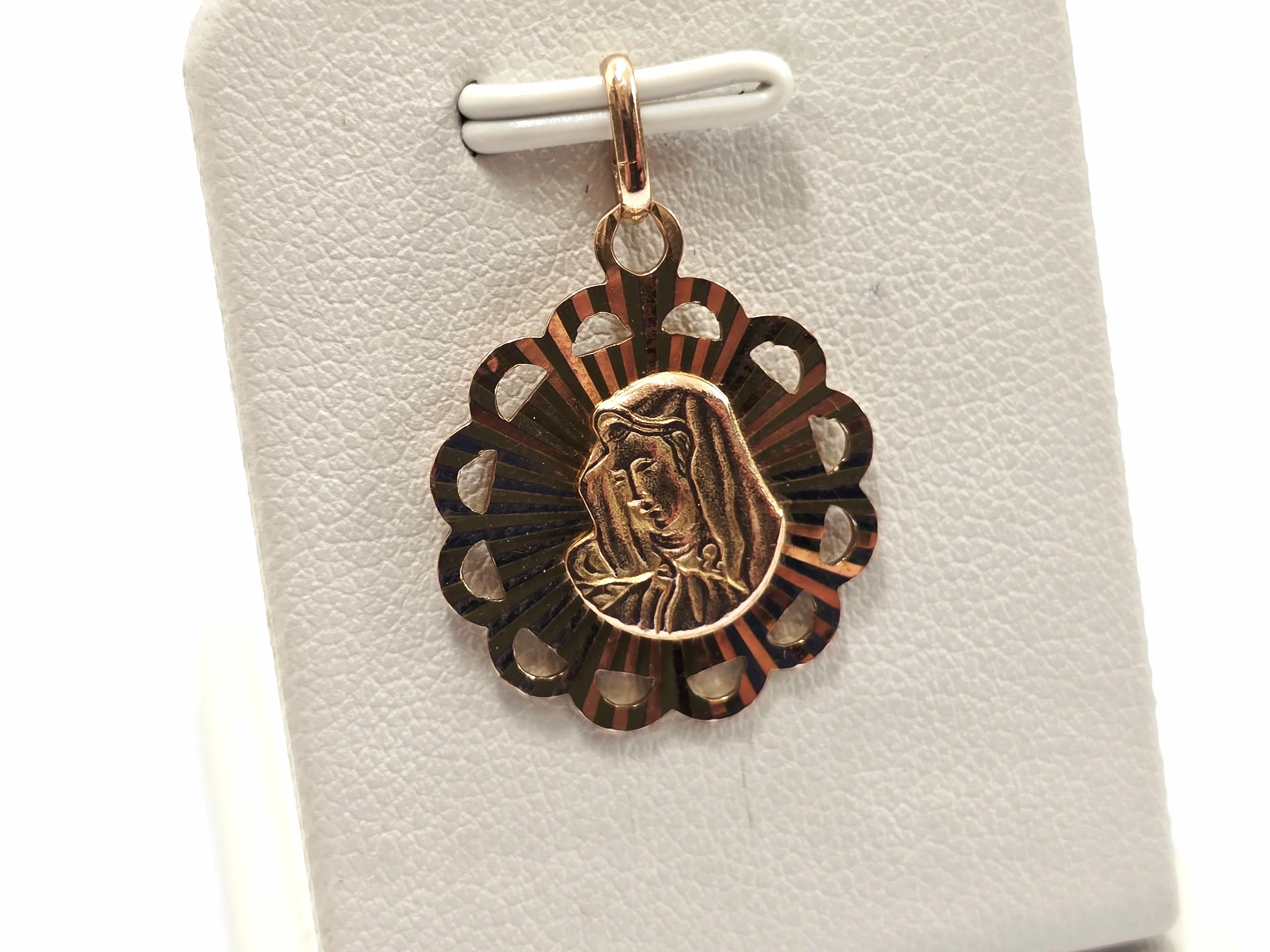 zlota-zawieszka-matka-boska-pr585-185g-kamien-17088-524288