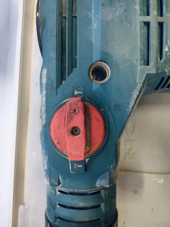 mlot-udarowy-tryton-tmm1600x-energia-udaru-2500