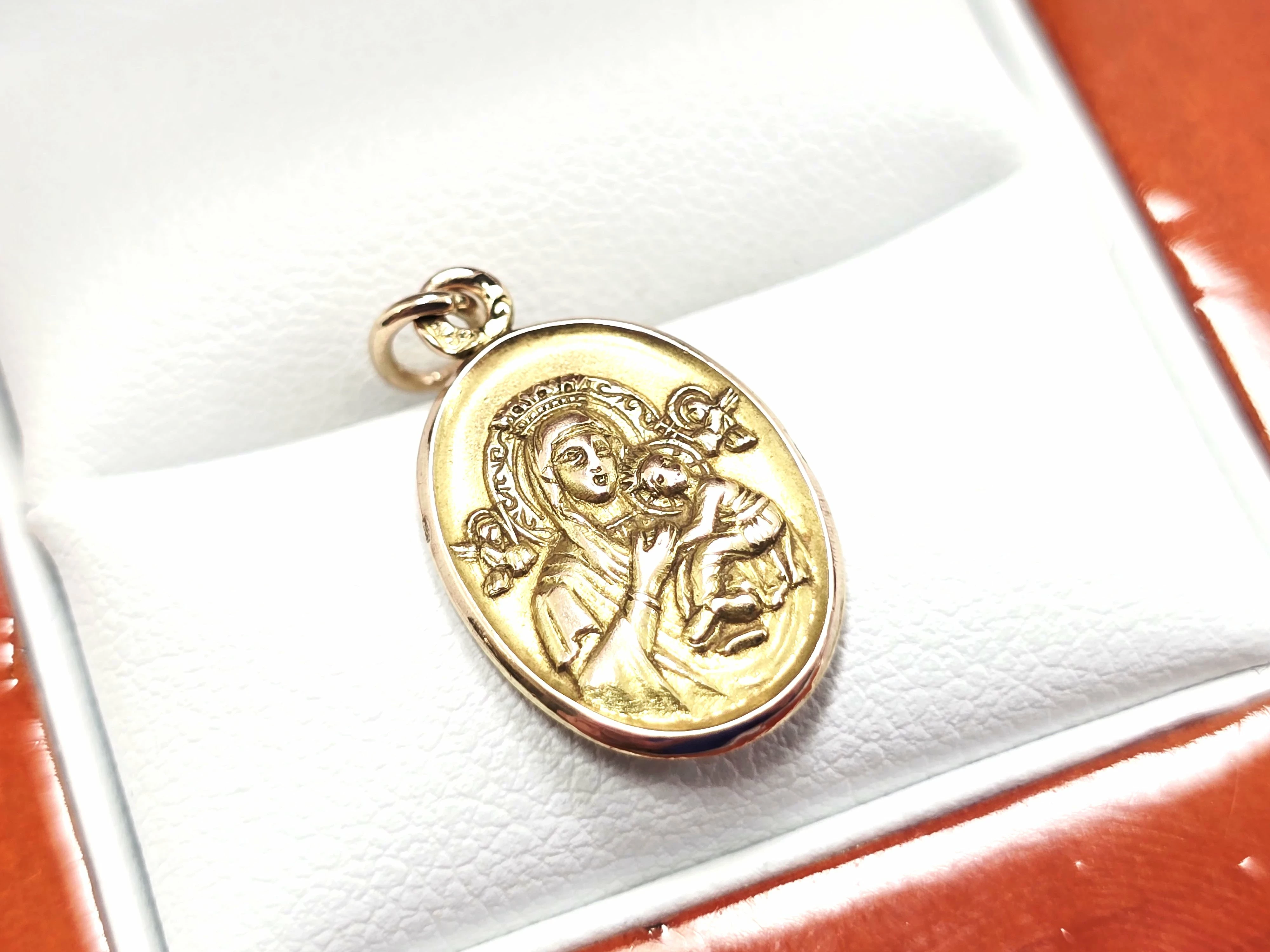 zlota-zawieszka-matka-boska-pr585-141g-aleje-jerozolimskie-33-warszawa-boonum