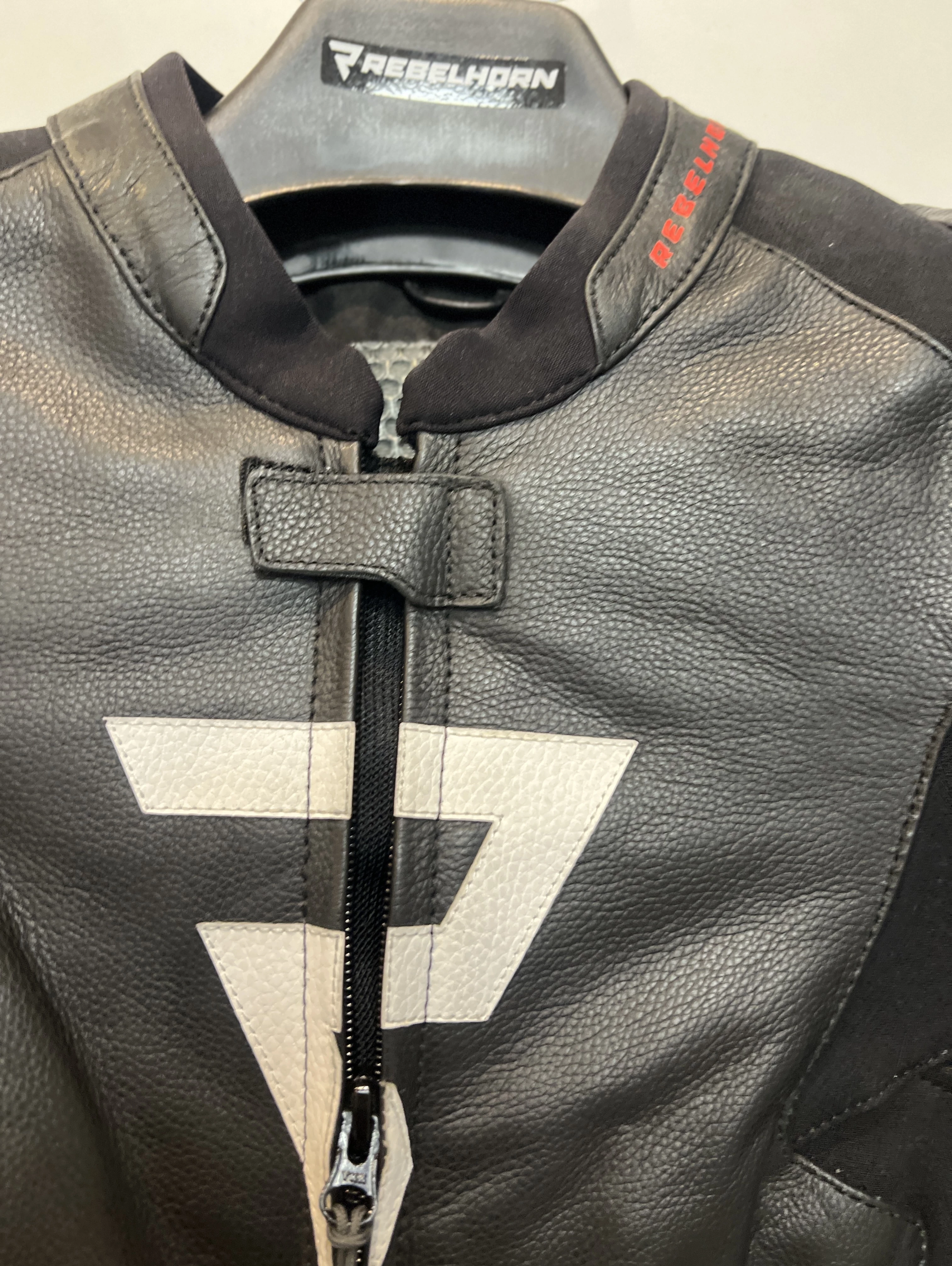 kurtka-skorzana-motocyklowa-rebelhorn-veloce-blackgreyfluo-red-stan-11323-238058