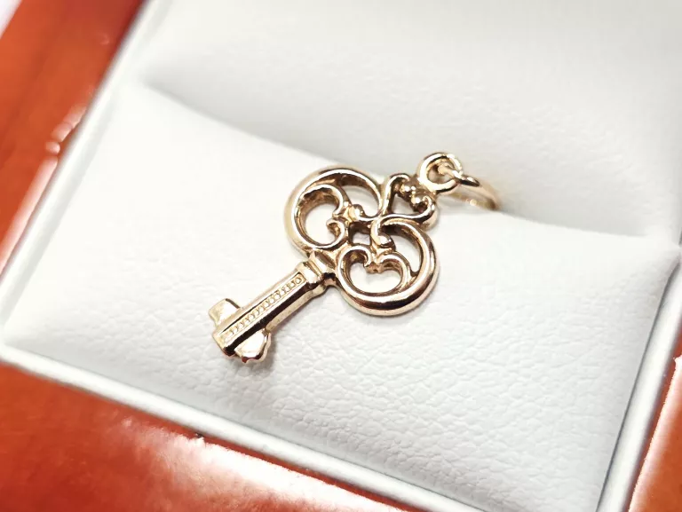 zlota-zawieszka-kluczyk-pr585-122g-aleje-jerozolimskie-33-warszawa-boonum