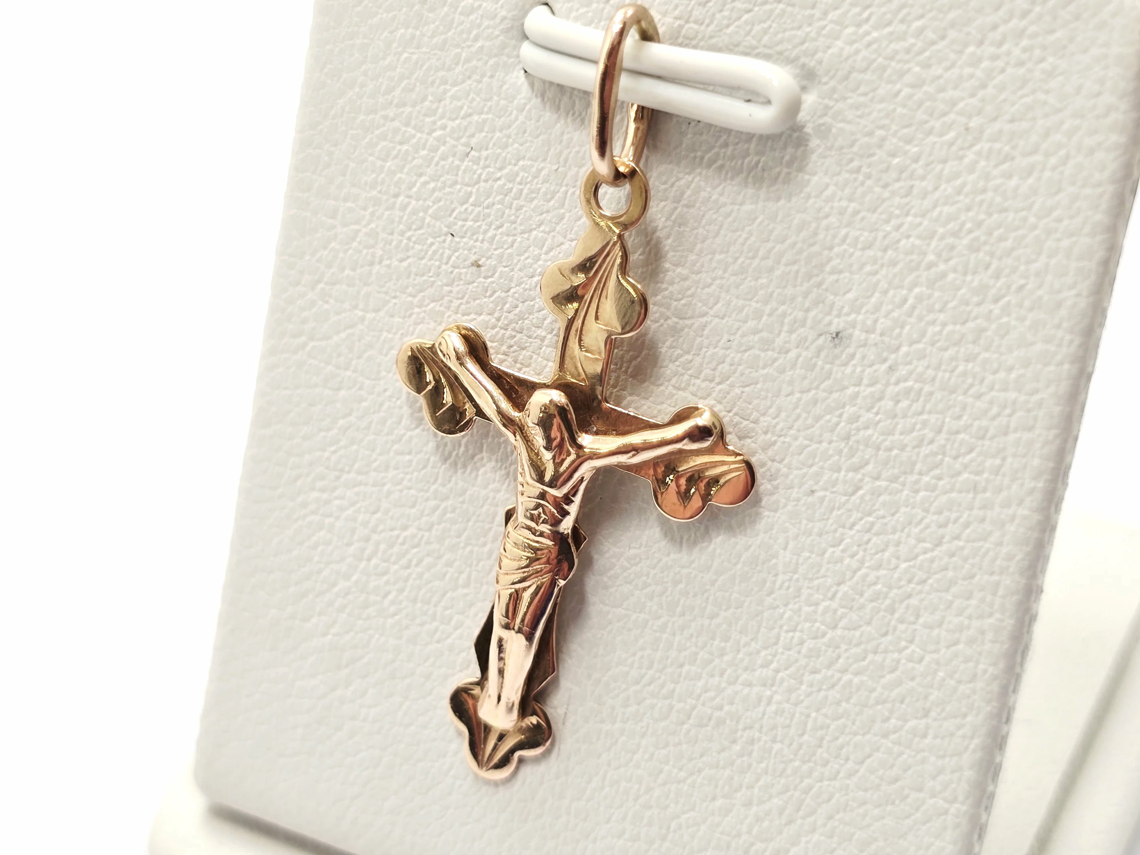 zloty-krzyzyk-pr585-102g-aleje-jerozolimskie-33-warszawa-boonum