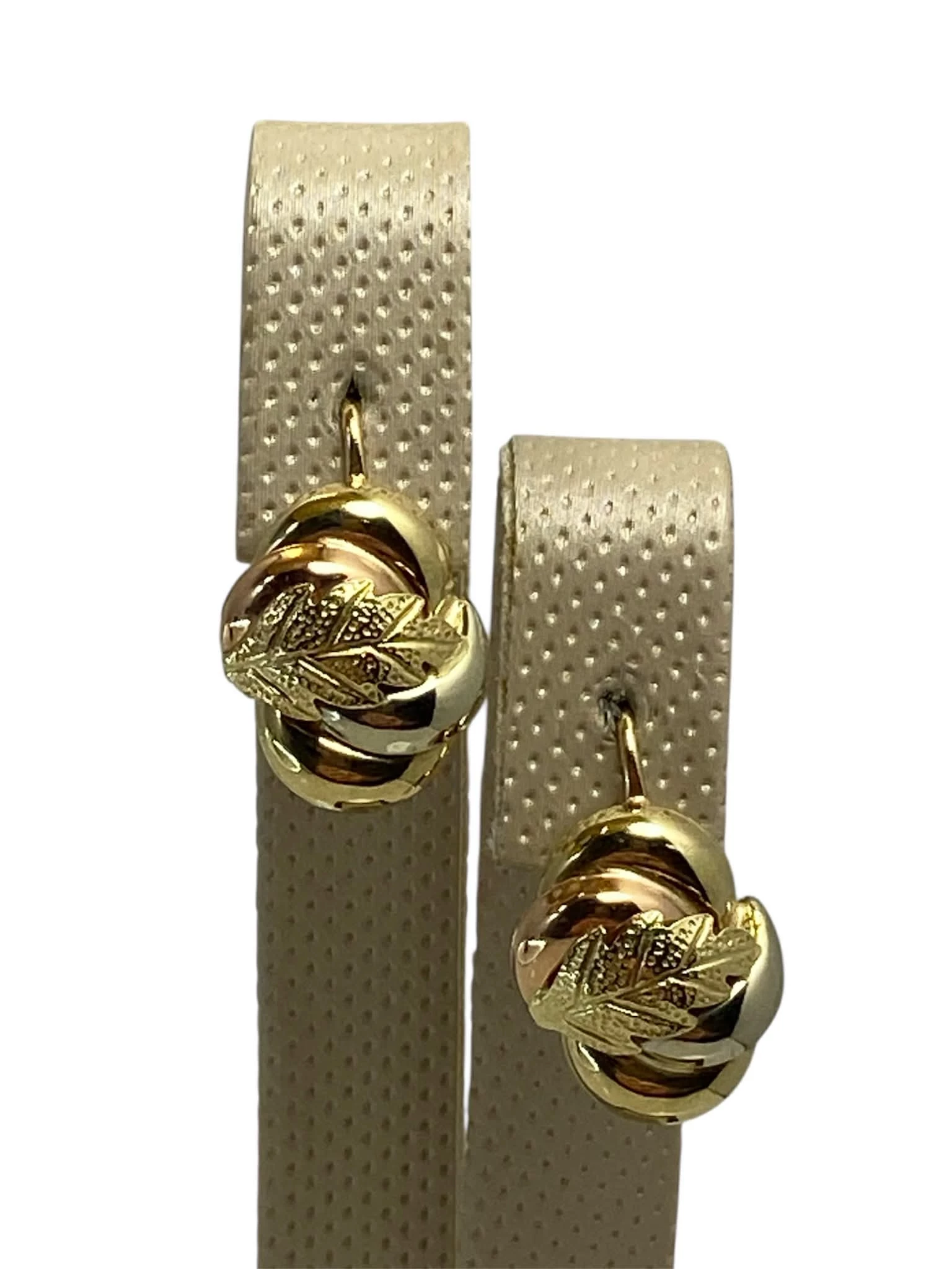 zlote-kolczyki-z-motywem-listka-zapiecie-angielskie-585-396g-raciborska-3-gliwice-g1