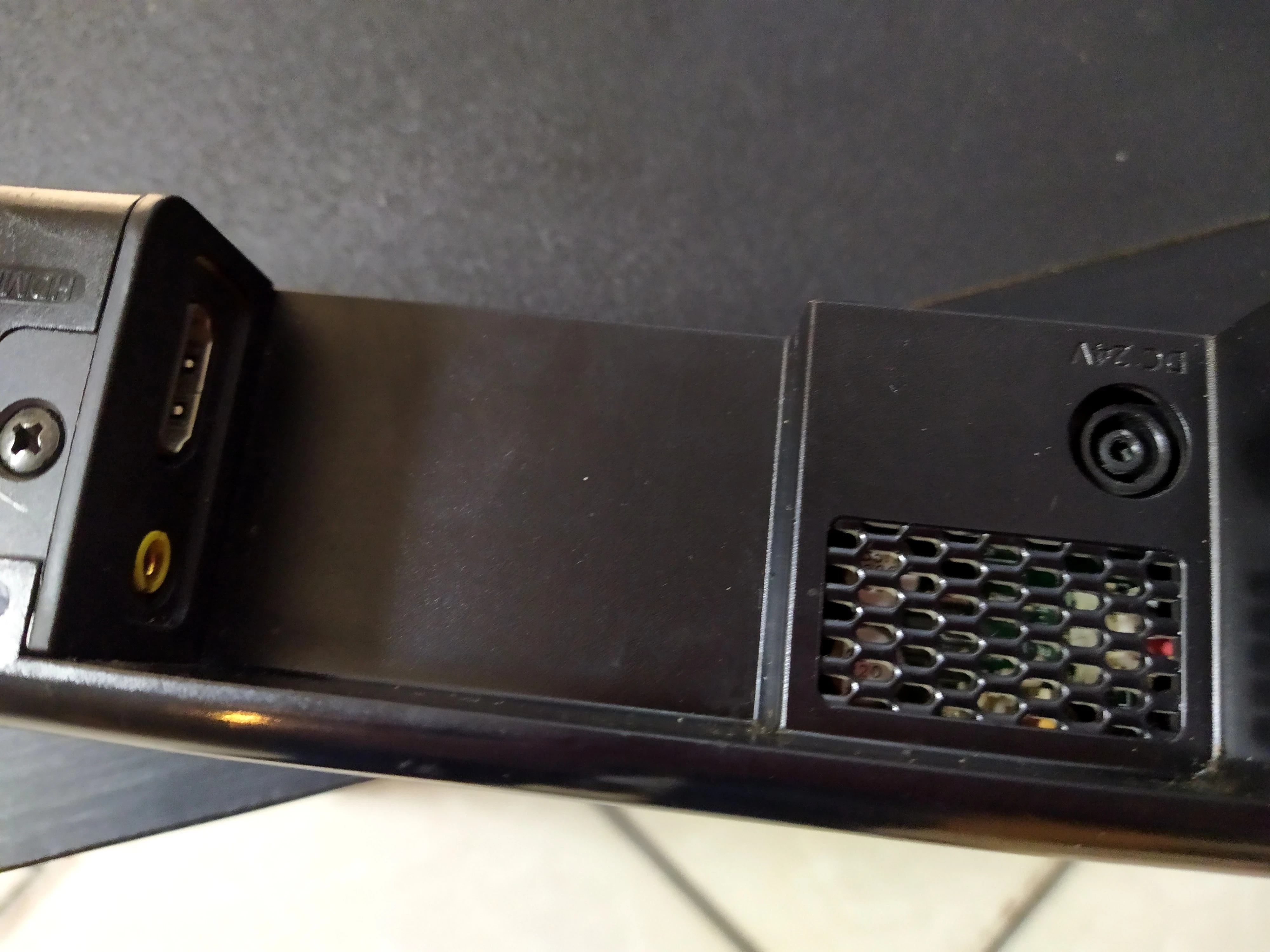 soundbar-samsung-hw-j450-okablowanie-pilot-marka-248811-951414