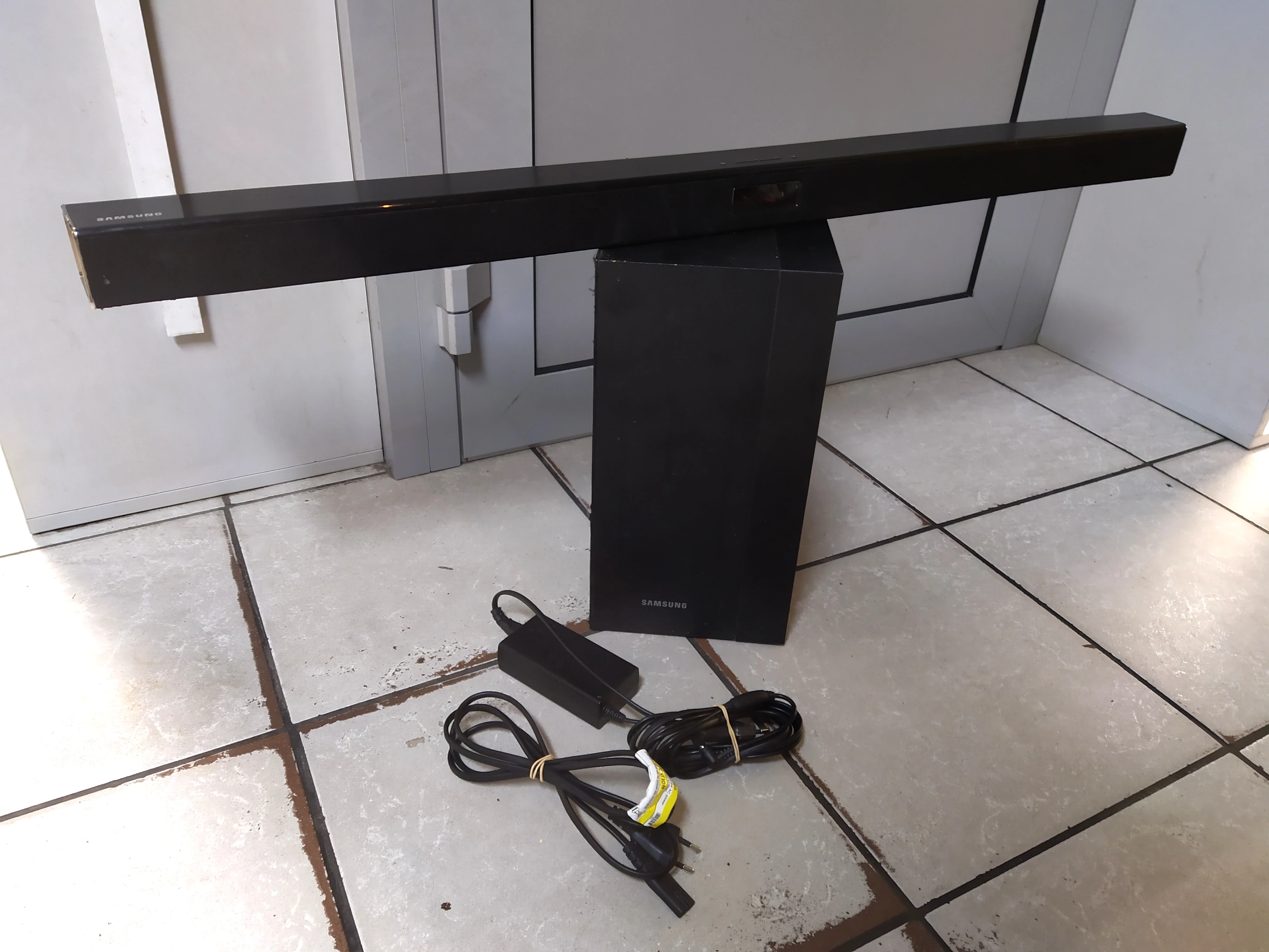 soundbar-samsung-hw-j450-okablowanie-pilot-1-go-maja-11a-libiaz