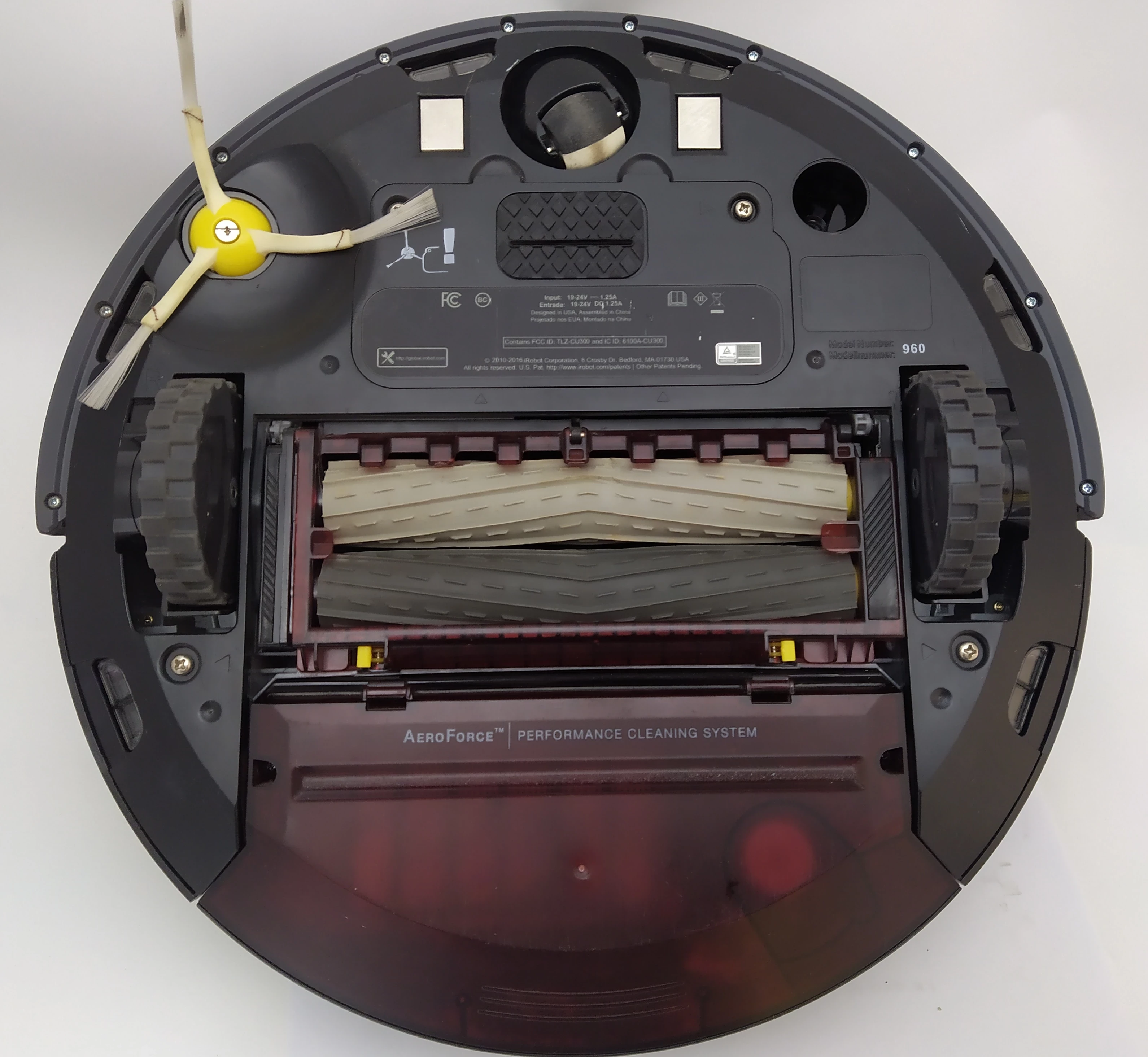 robot-sprzatajacy-irobot-roomba-i7-model-roomba-i7