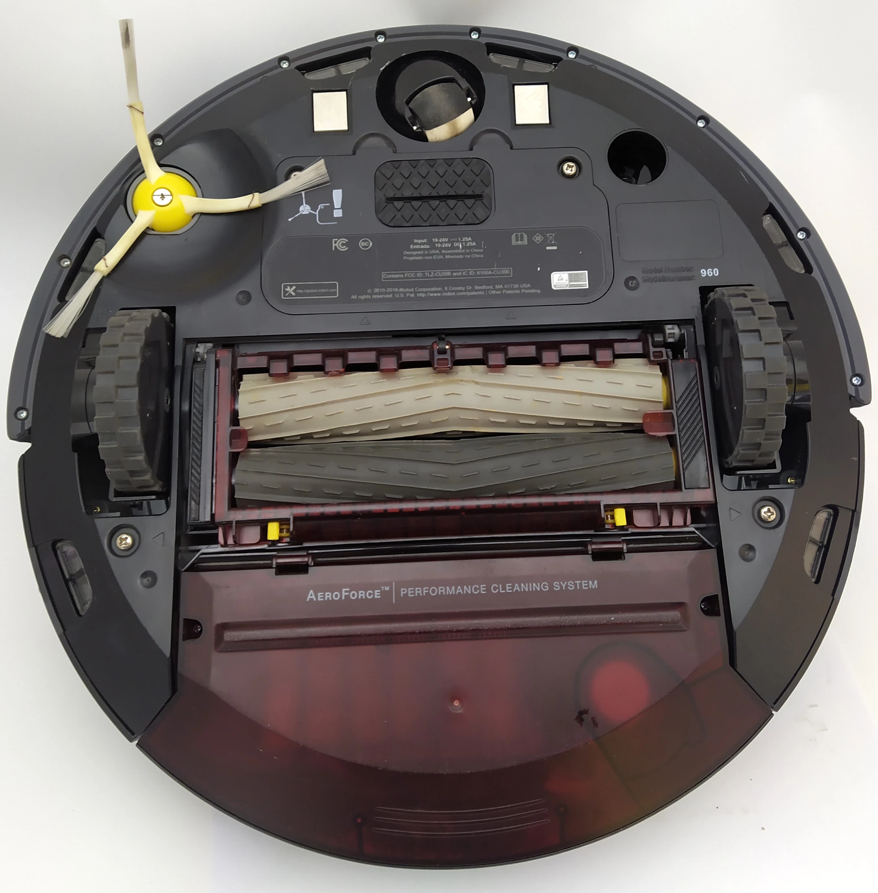 robot-sprzatajacy-irobot-roomba-i7-czujniki-205846-1