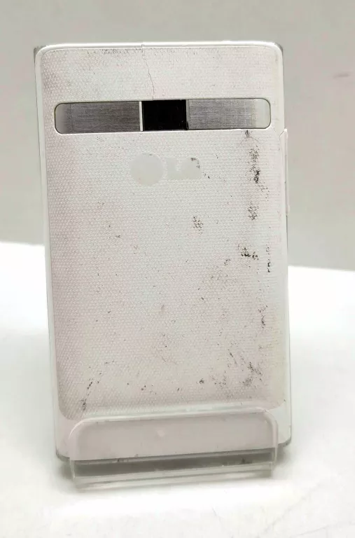 telefon-lg-e400-bez-ladowarki-przekatna-ekranu-32