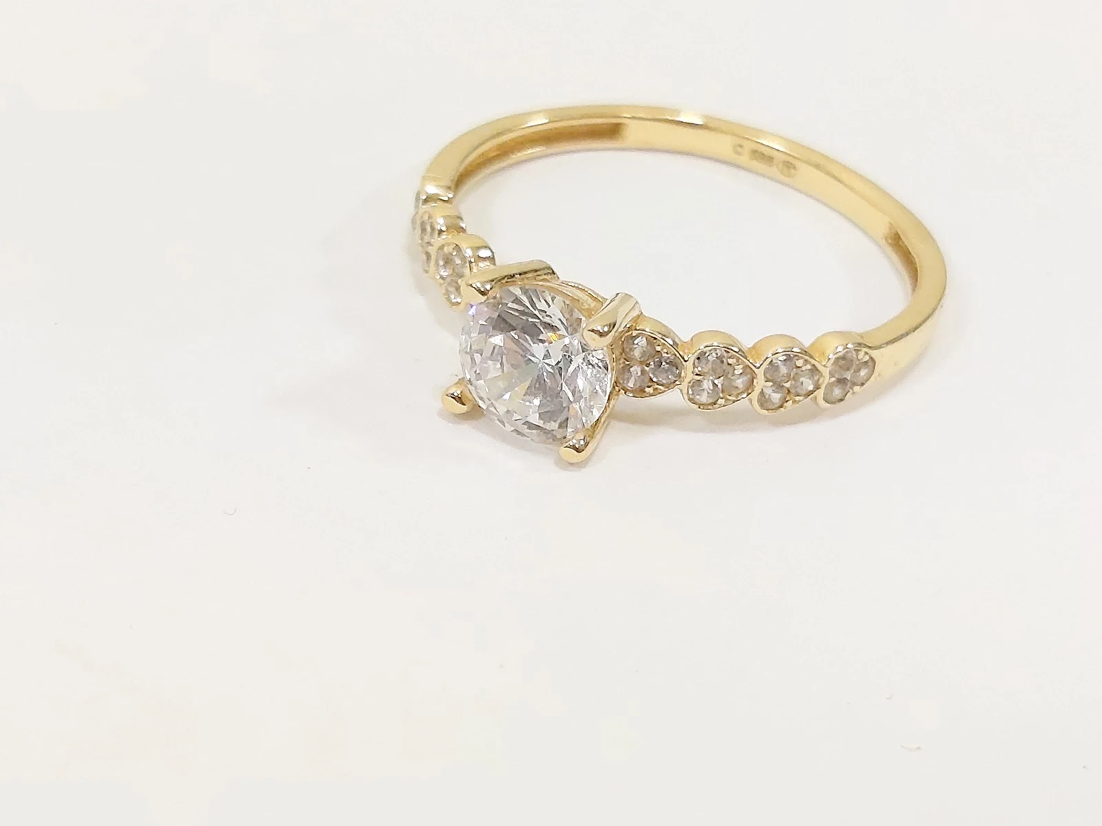 zdumiewajacy-zloty-pierscionek-proby-585-rozmiar-15-kamienie-221-128