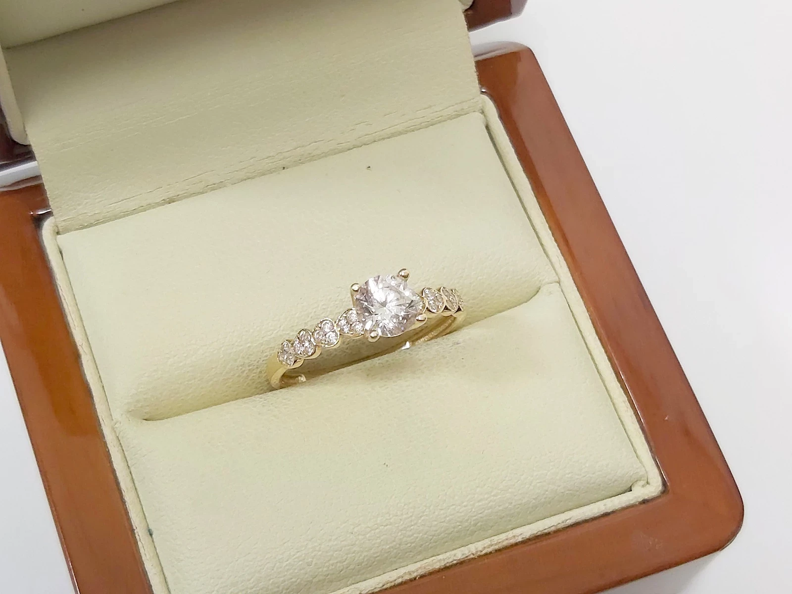 zdumiewajacy-zloty-pierscionek-proby-585-rozmiar-15-material-dominujacy-223721-131072