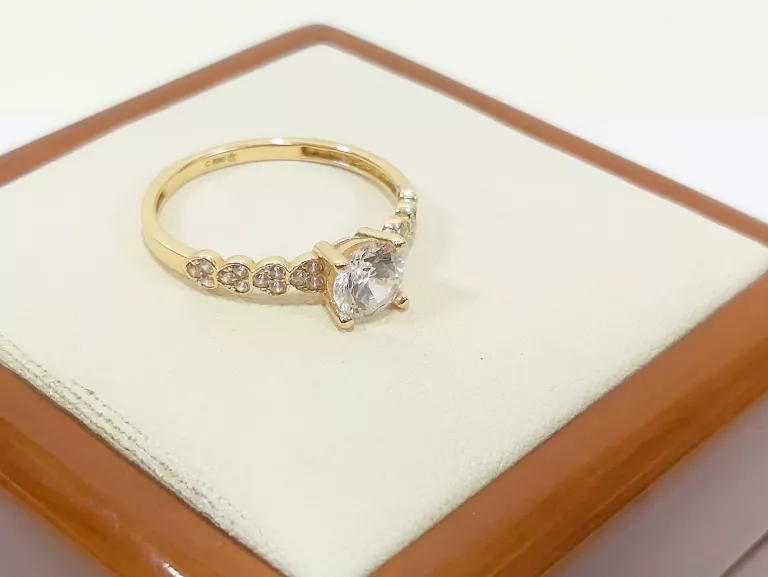 zdumiewajacy-zloty-pierscionek-proby-585-rozmiar-15-mickiewicza-1-nidzica