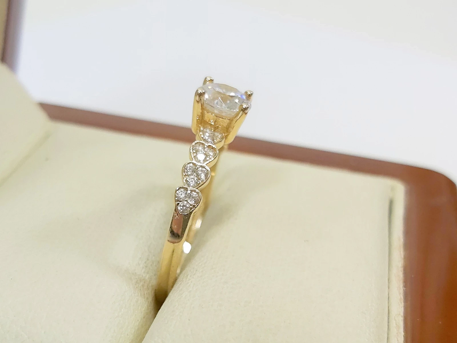 zdumiewajacy-zloty-pierscionek-proby-585-rozmiar-15-stan-11323-253806