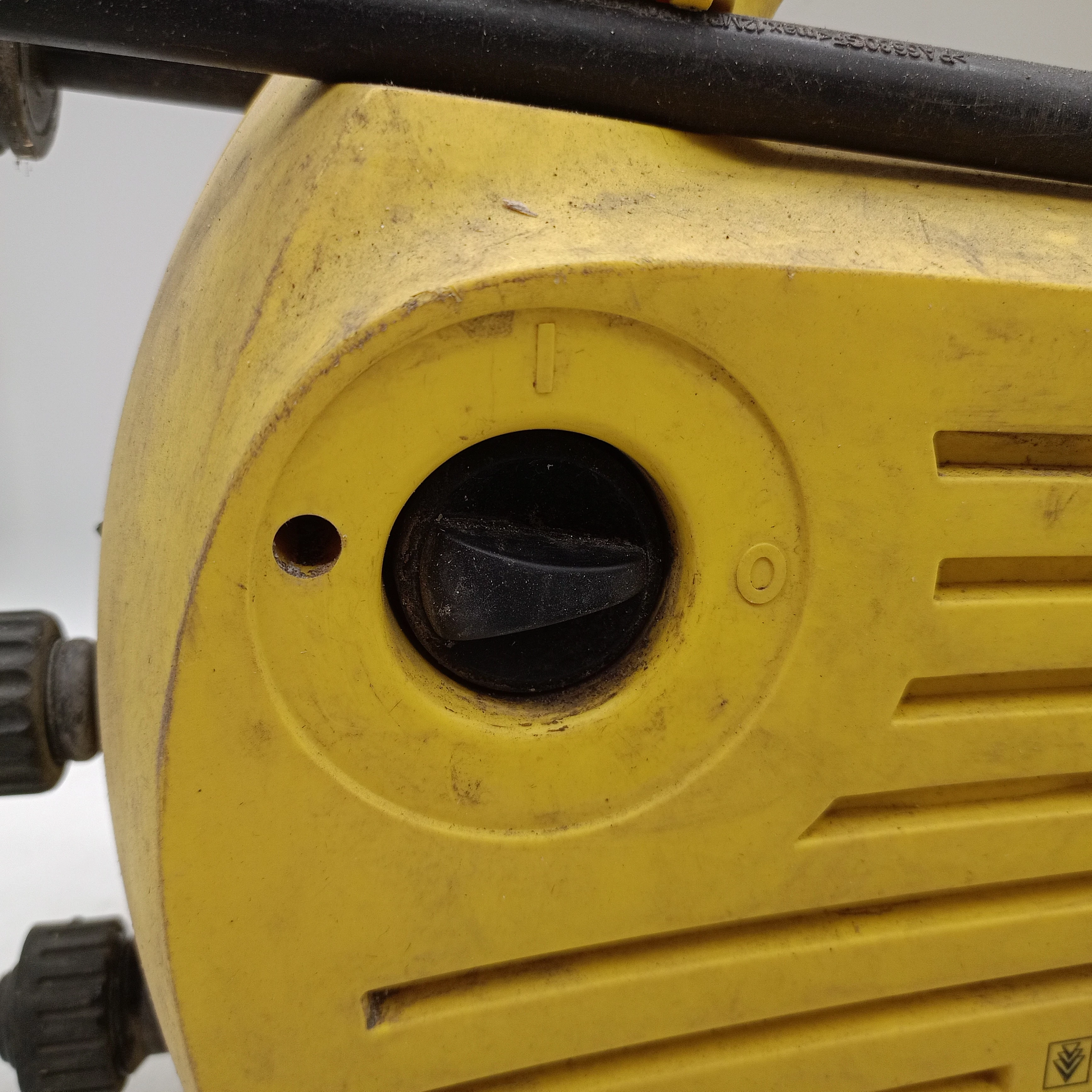 myjka-cisnieniowa-karcher-k204-ean-gtin-4054278249025