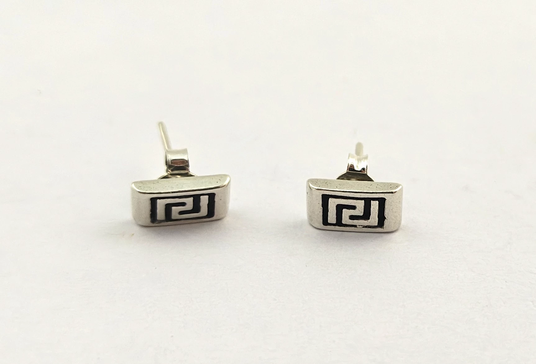 srebrne-kolczyki-grecki-wzor-sztyft-925-181g-1-go-maja-11a-libiaz