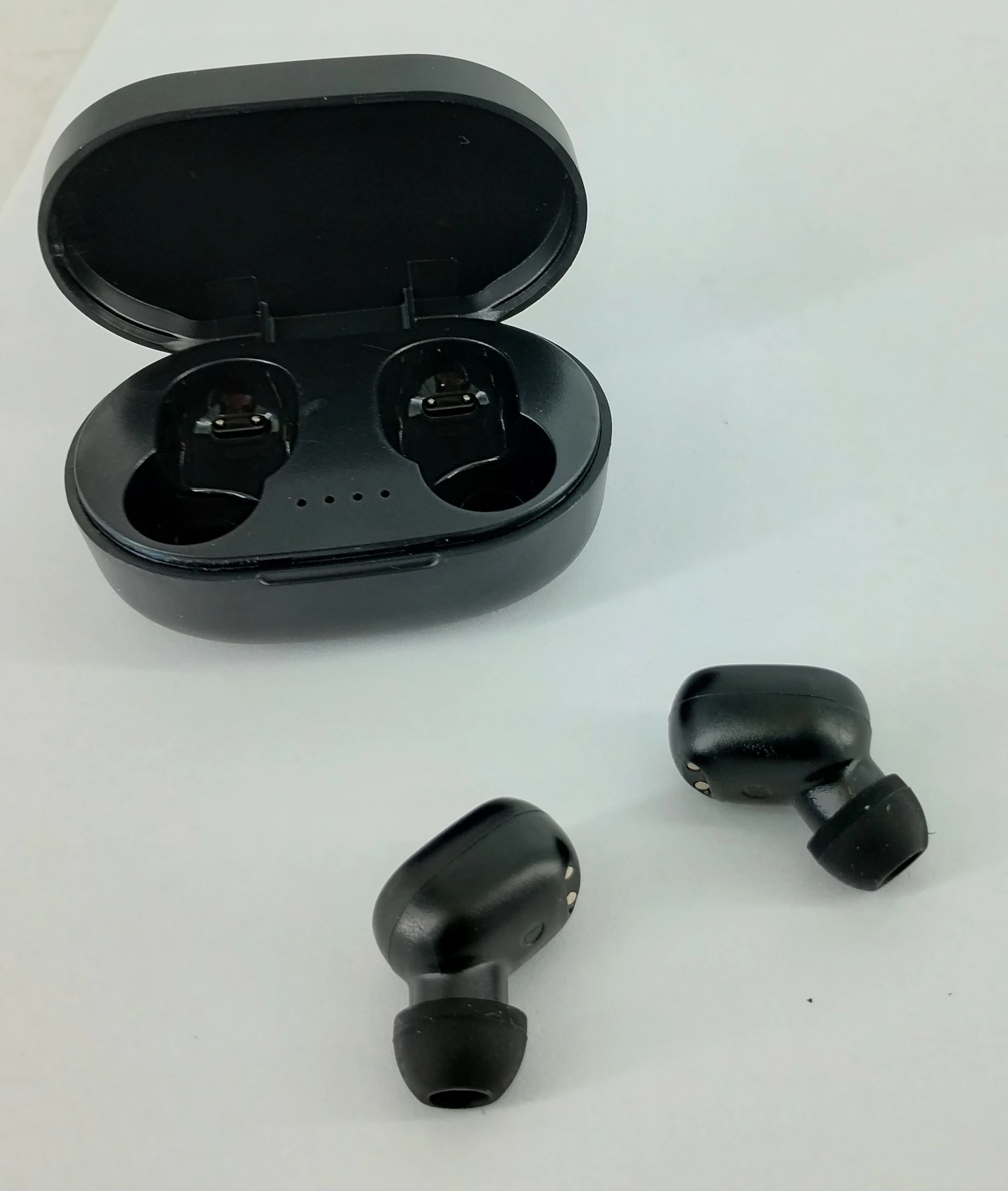 sluchawki-bluetooth-czarny-kabel-kolor-dominujacy-129357-3