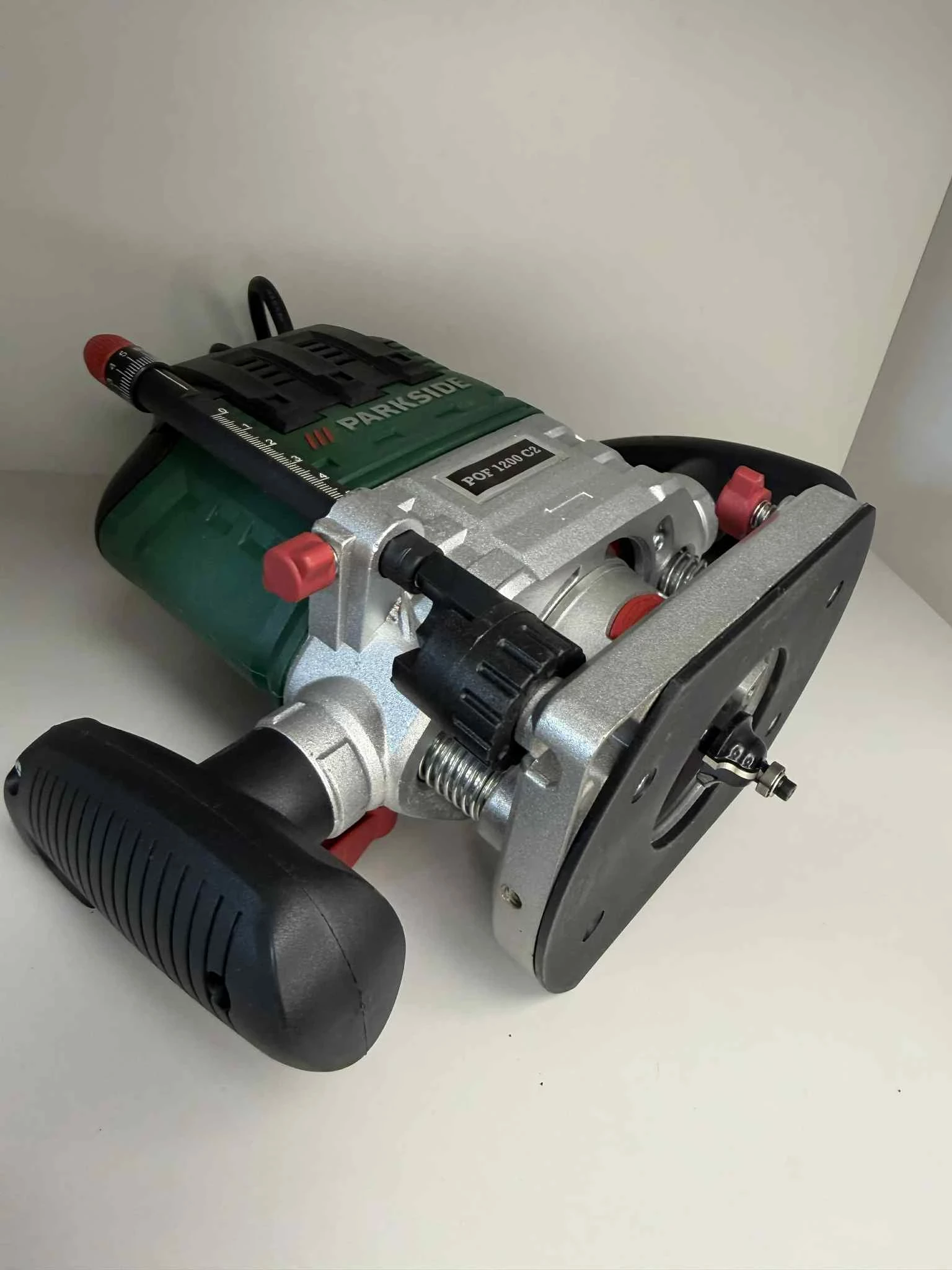 frezarka-gornowrzecionowa-parkside-pof-1200w-c2-rodzaj-frezarki-25452-1