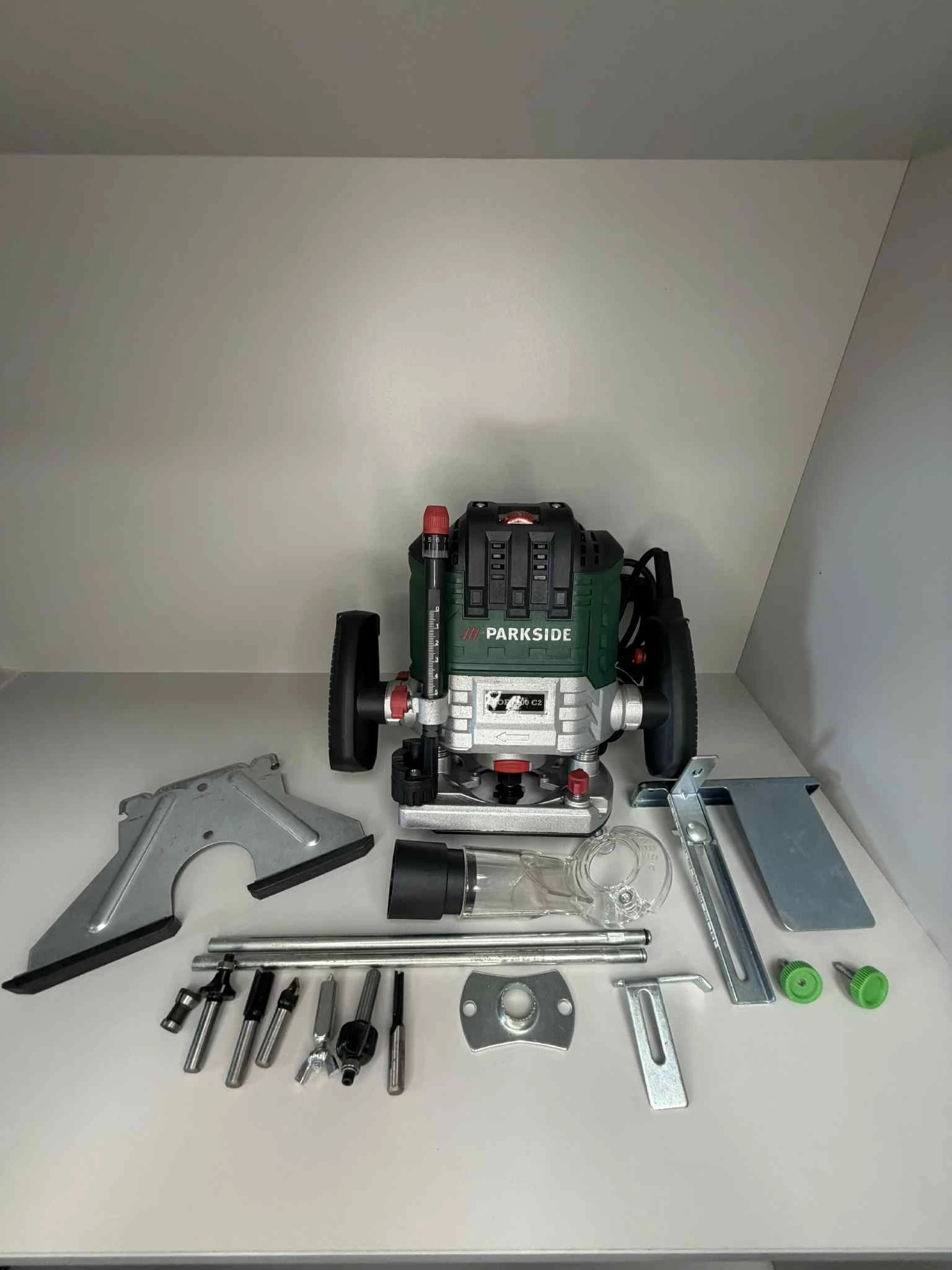 frezarka-gornowrzecionowa-parkside-pof-1200w-c2-rynek-27-ostrow