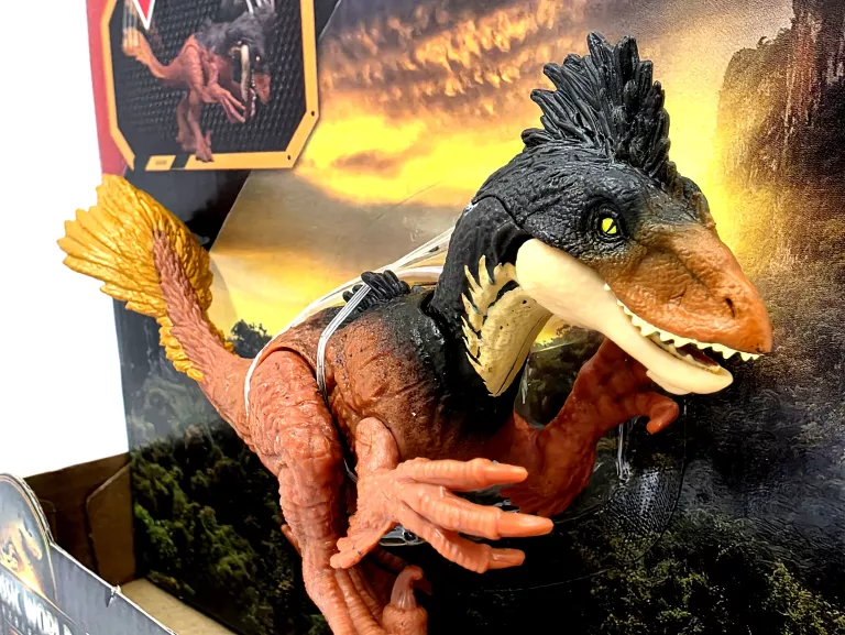 figurka-atakujacy-dinozaur-achillobator-jurassic-world-mattel-4-glogowska-91a-poznan